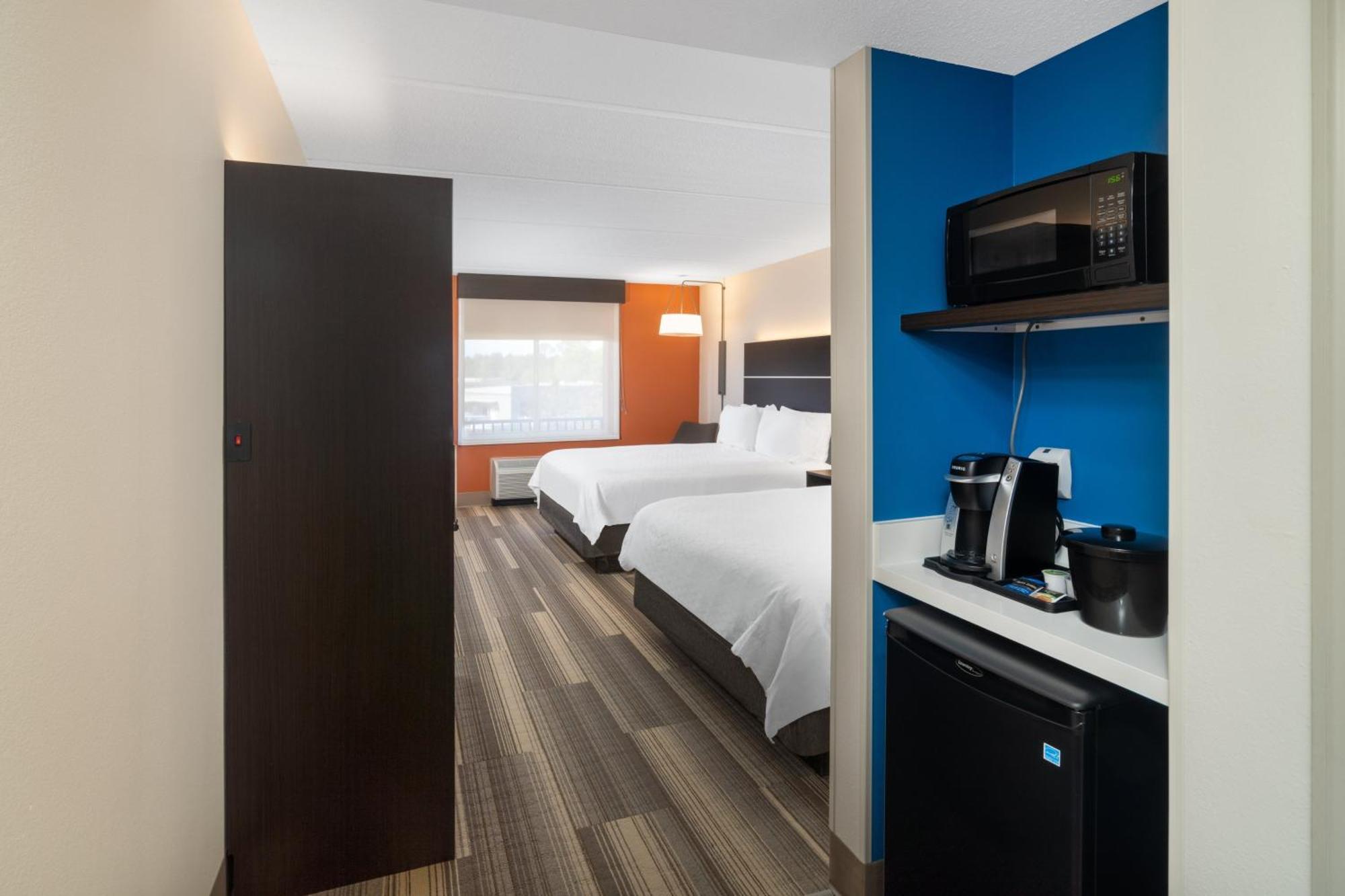 Queen Room Two Queen Beds Disability Access Hearing Accessible Roll Shower