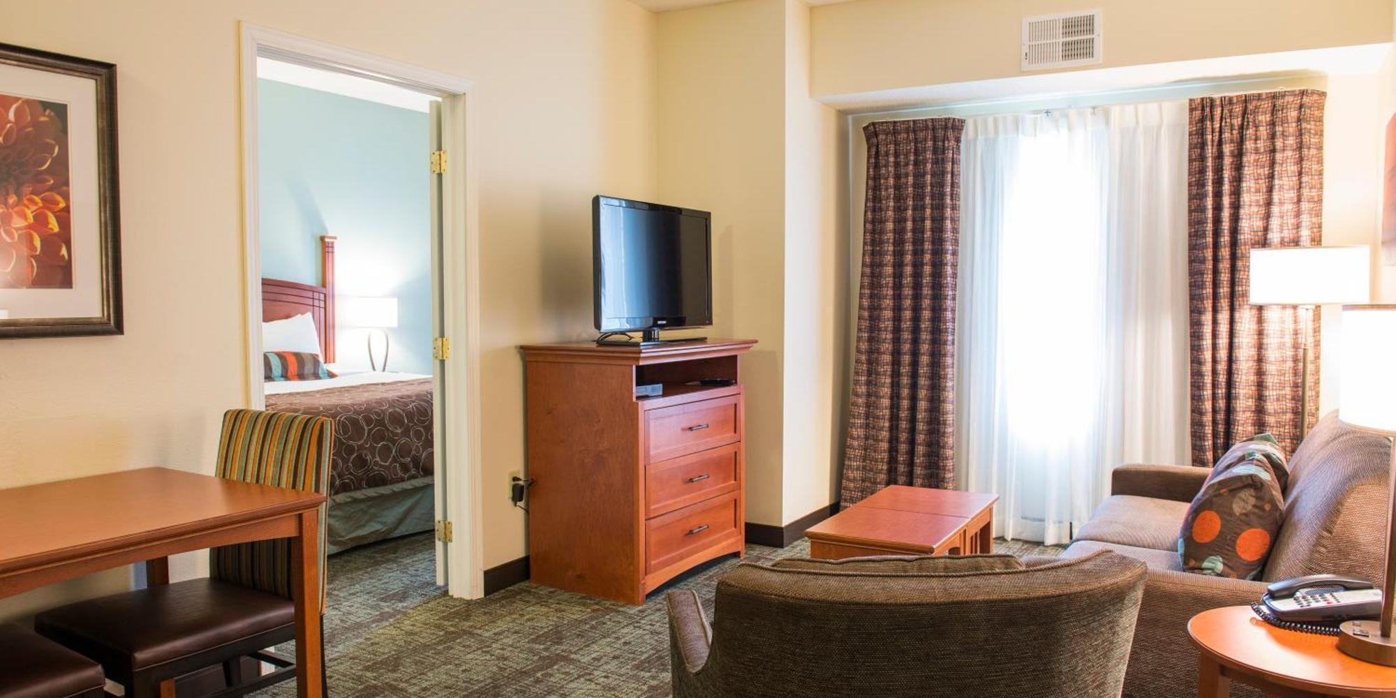 Two-Bedroom Suite Mobility Accessible Tub