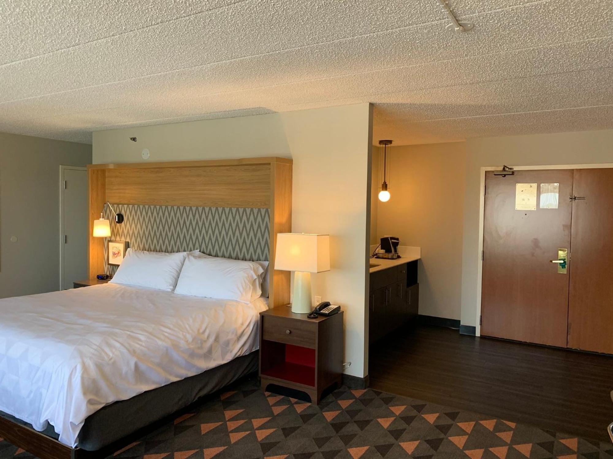 One-Bedroom King Suite