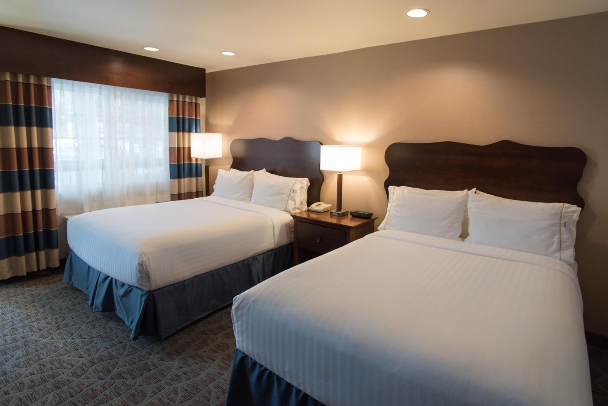 Standard Queen Room Two Queen Beds