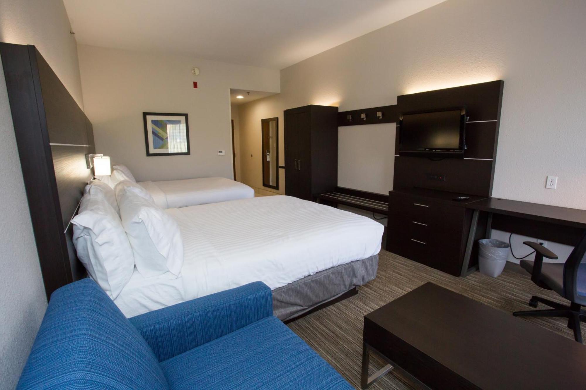 Suite Two Queen Beds
