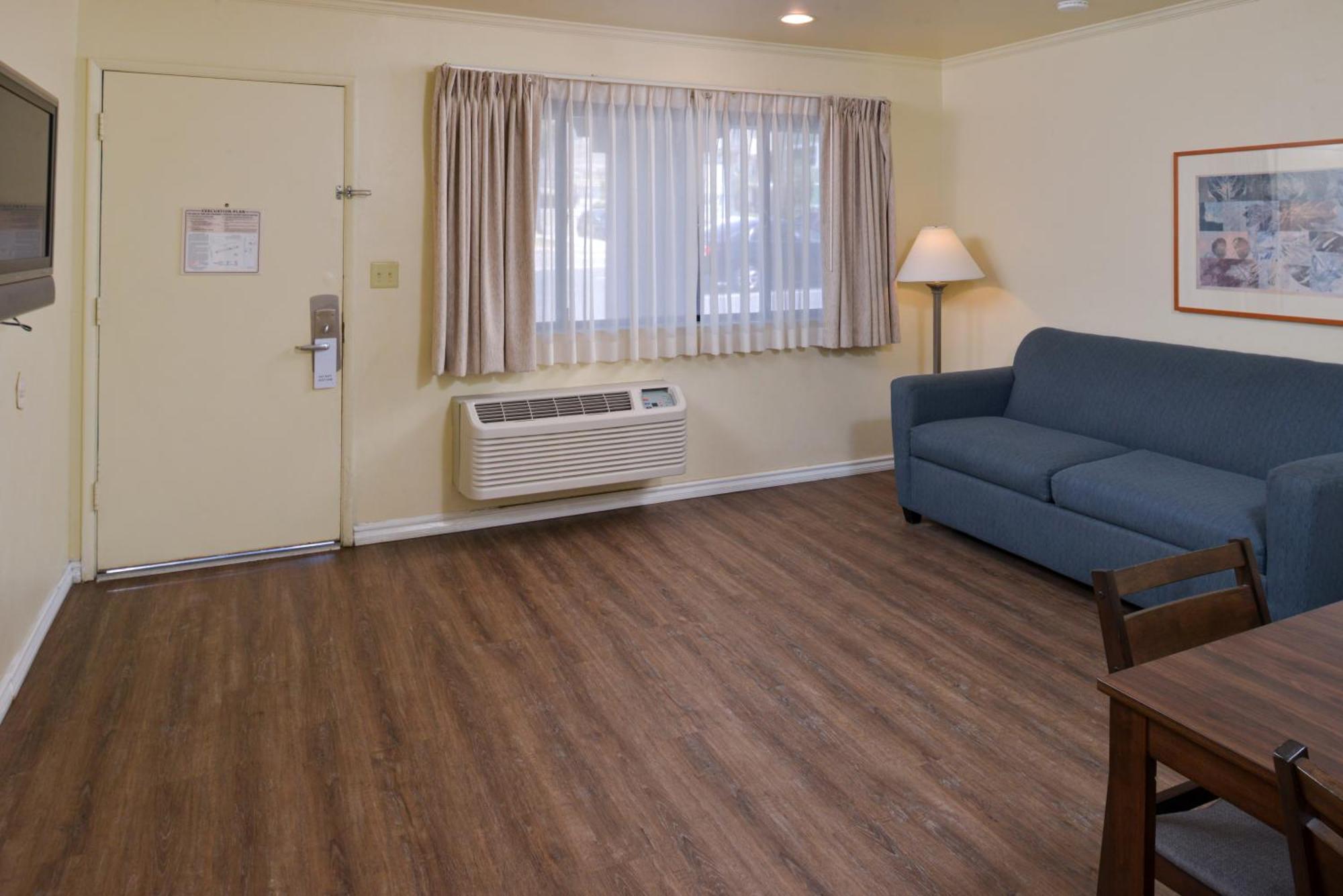 One-Bedroom Suite,1449995041:JPEG