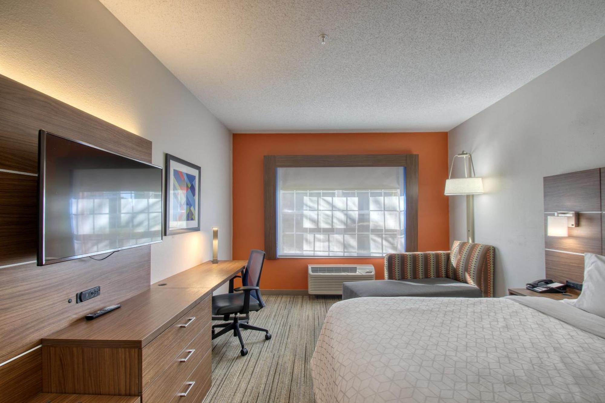 Standard King Room Extra Space