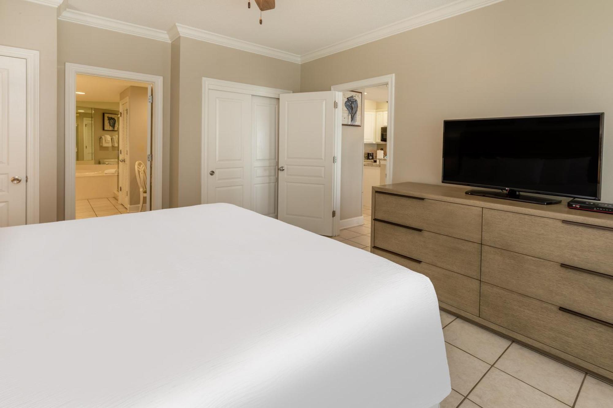 Two-Bedroom King Apartment Ocean View Non-Smoking