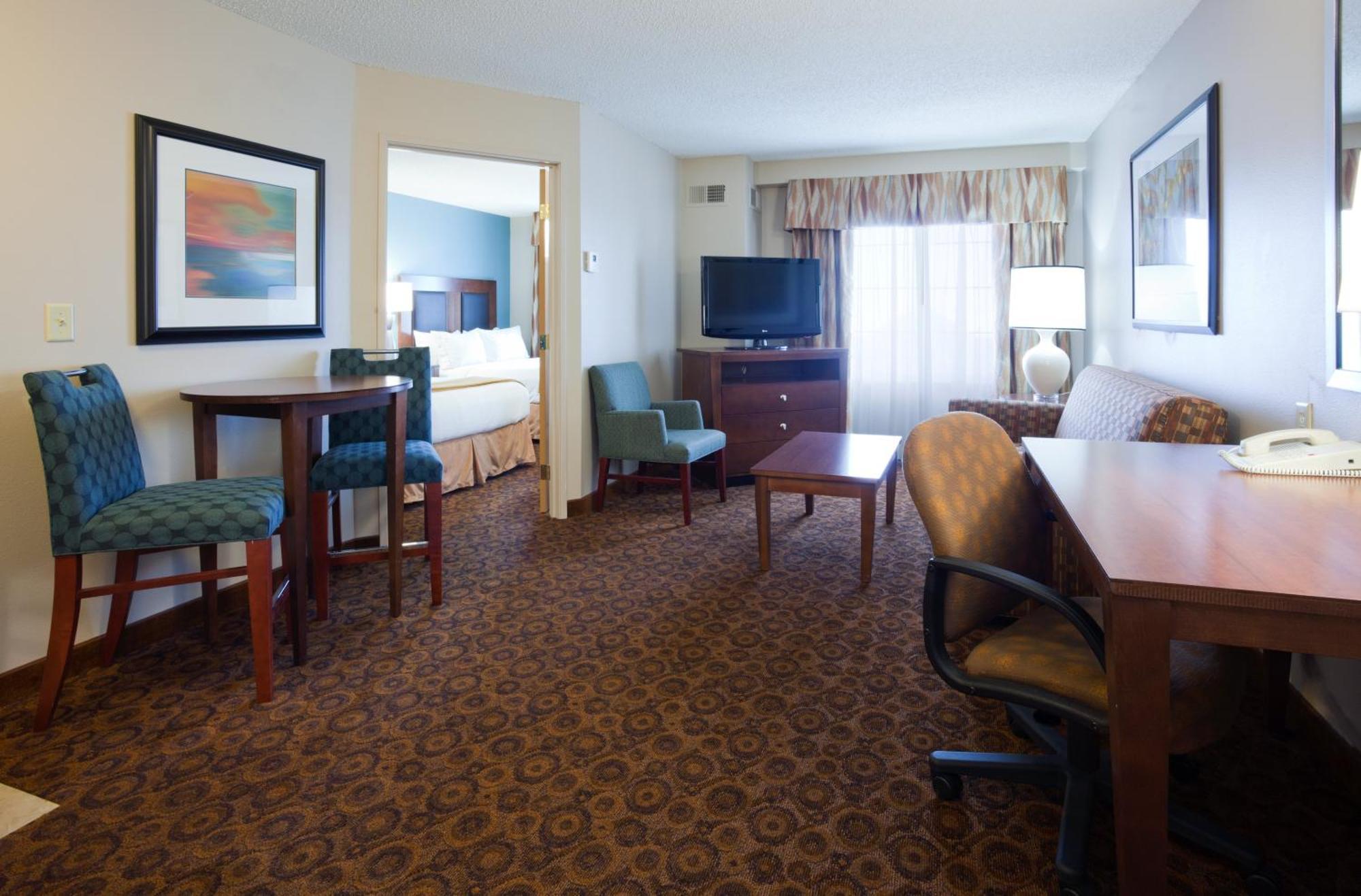 One-Bedroom Queen Suite