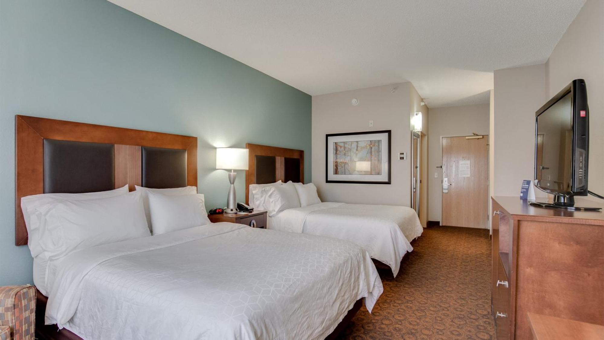 Standard Queen Room Two Queen Beds