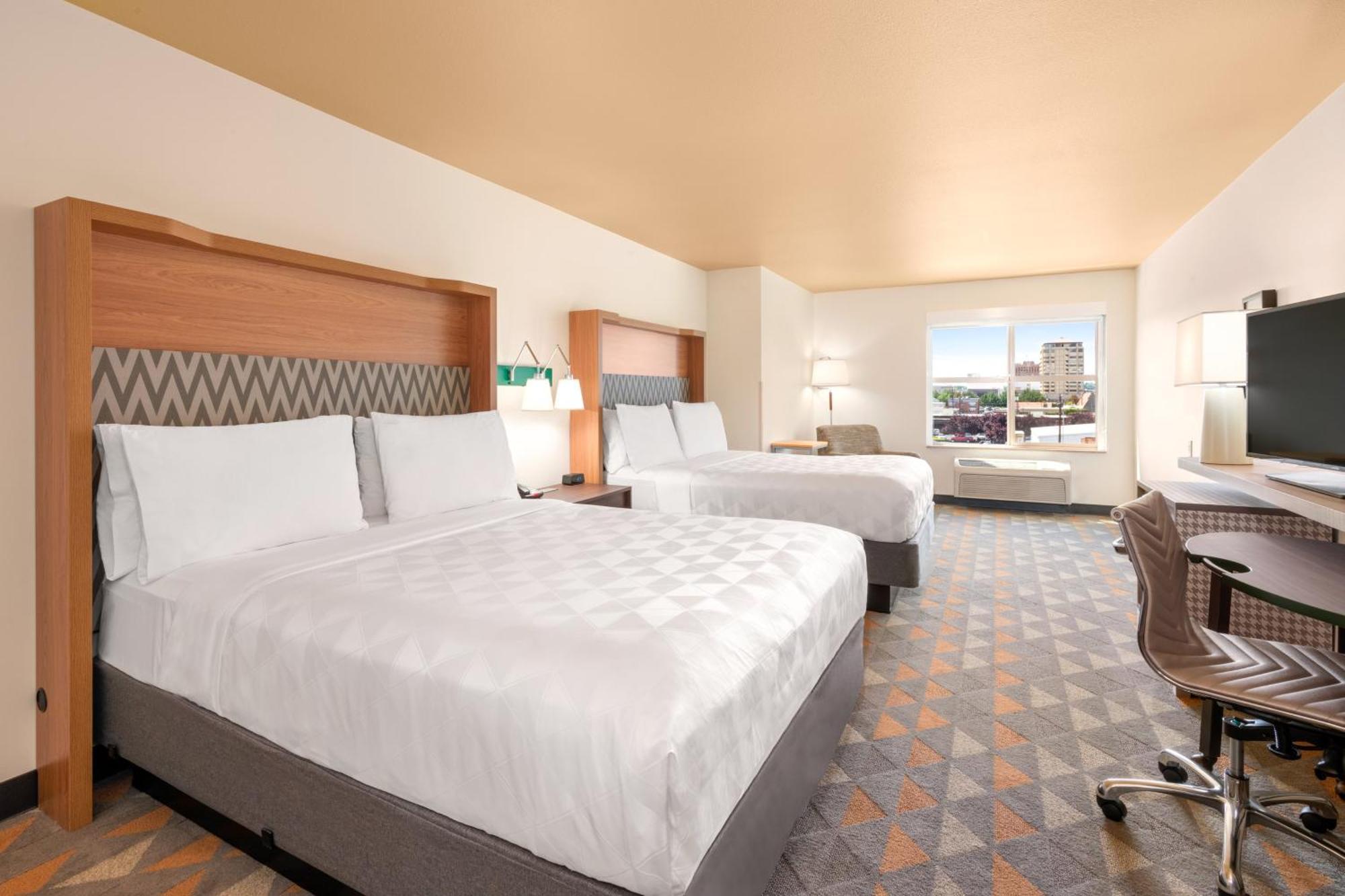 Standard Queen Room Two Queen Beds