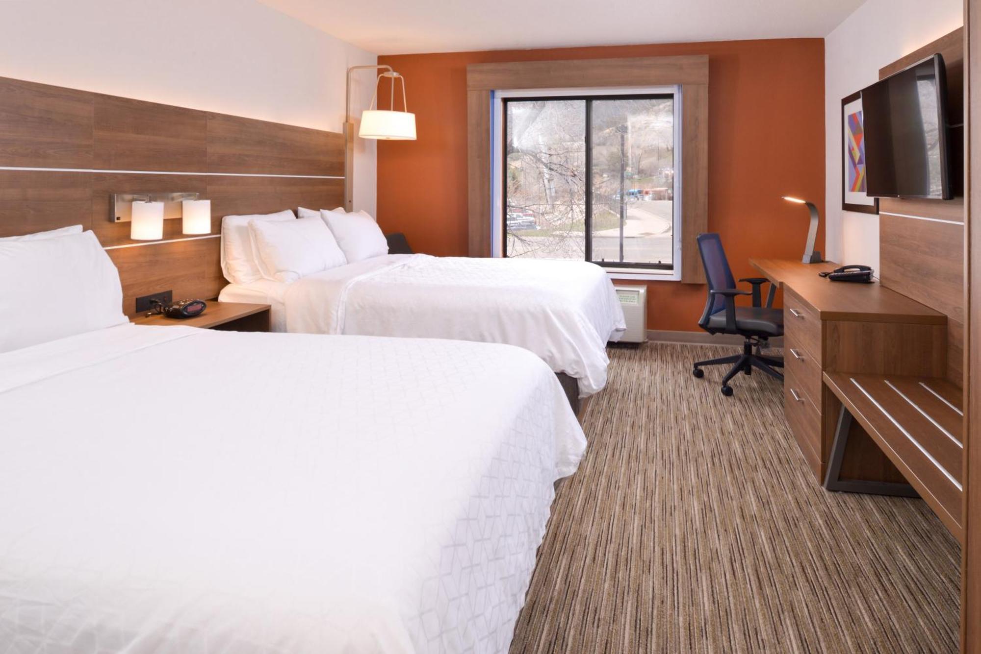 Standard Queen Room Two Queen Beds
