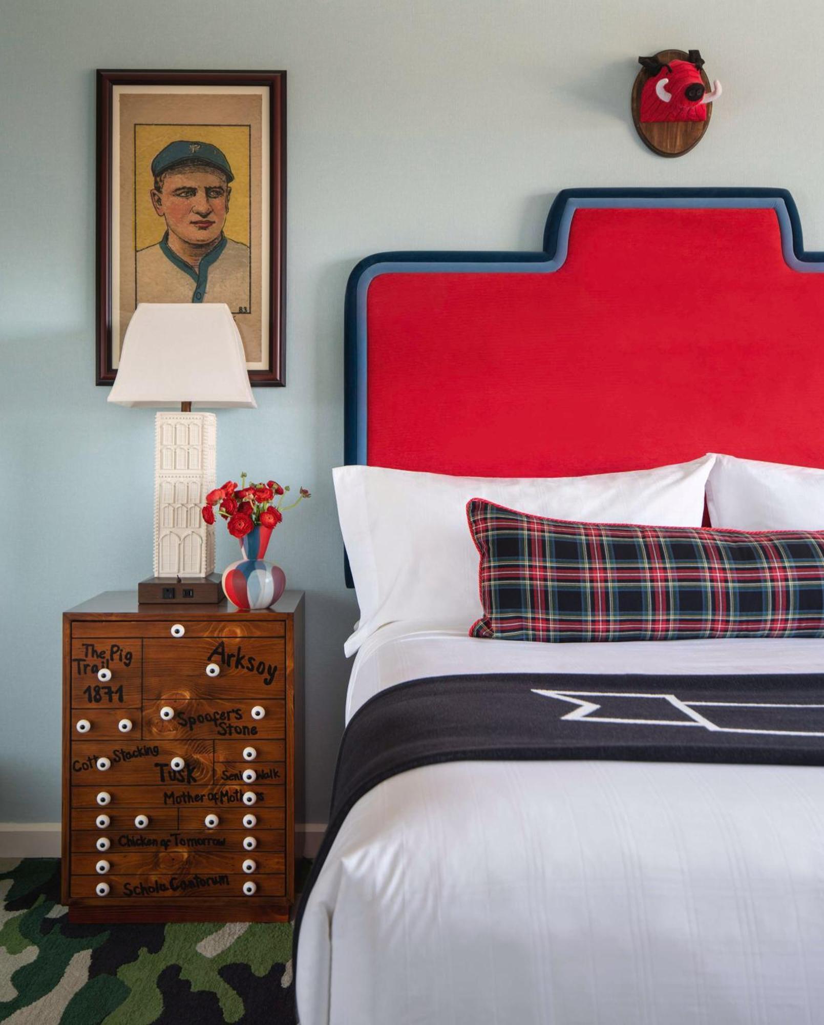 Graduate King Room