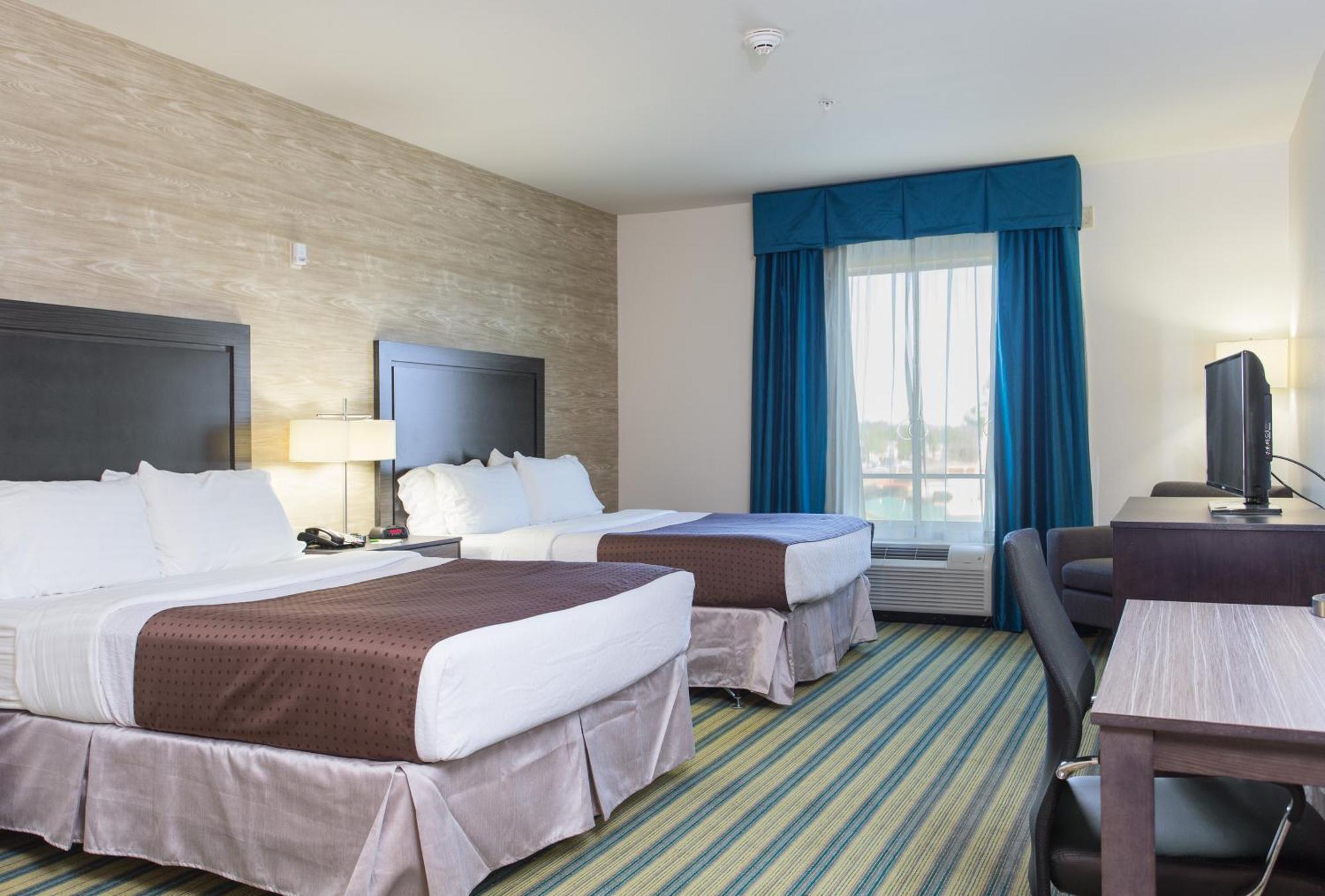 Standard Queen Room Two Queen Beds