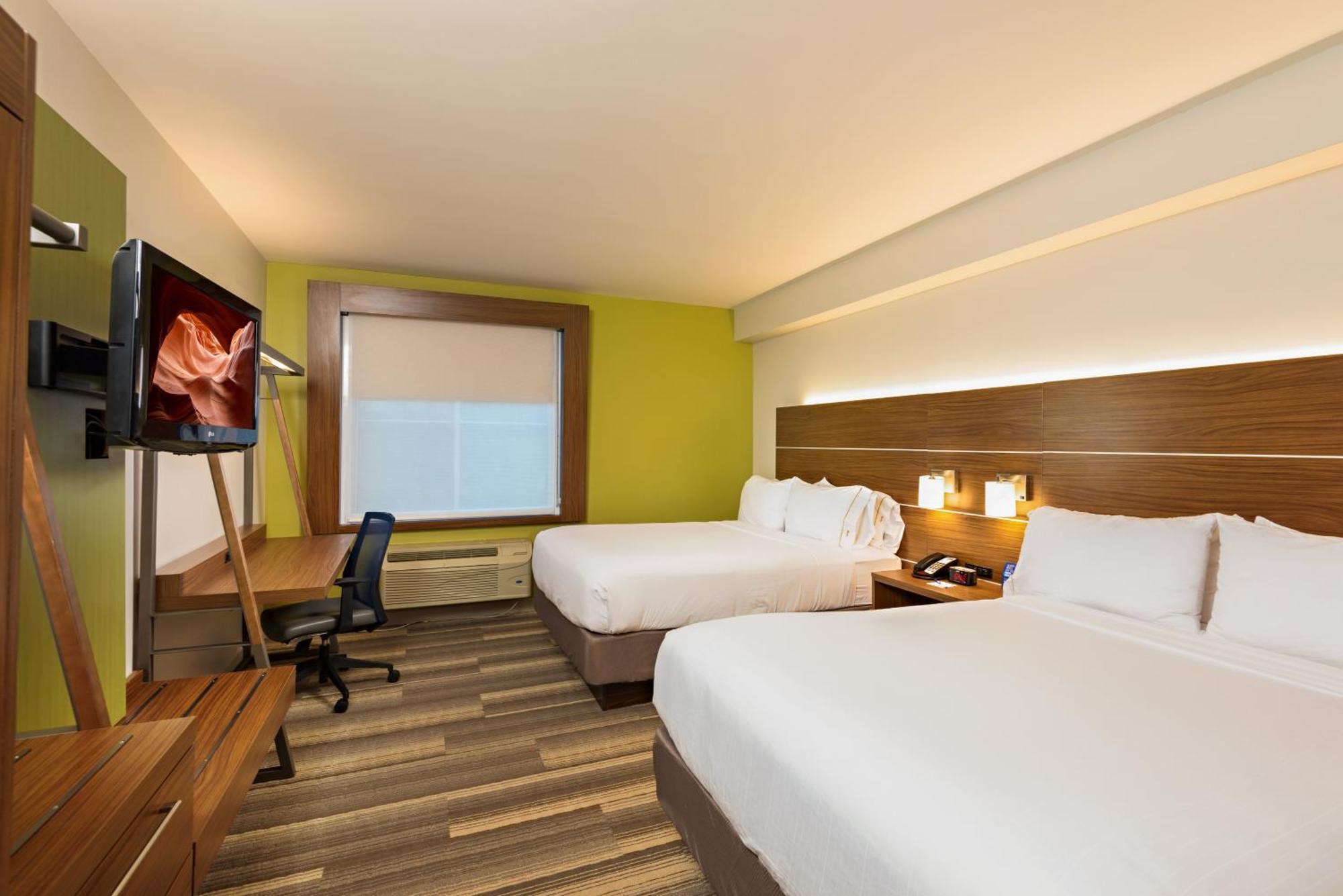 Standard Queen Room Two Queen Beds