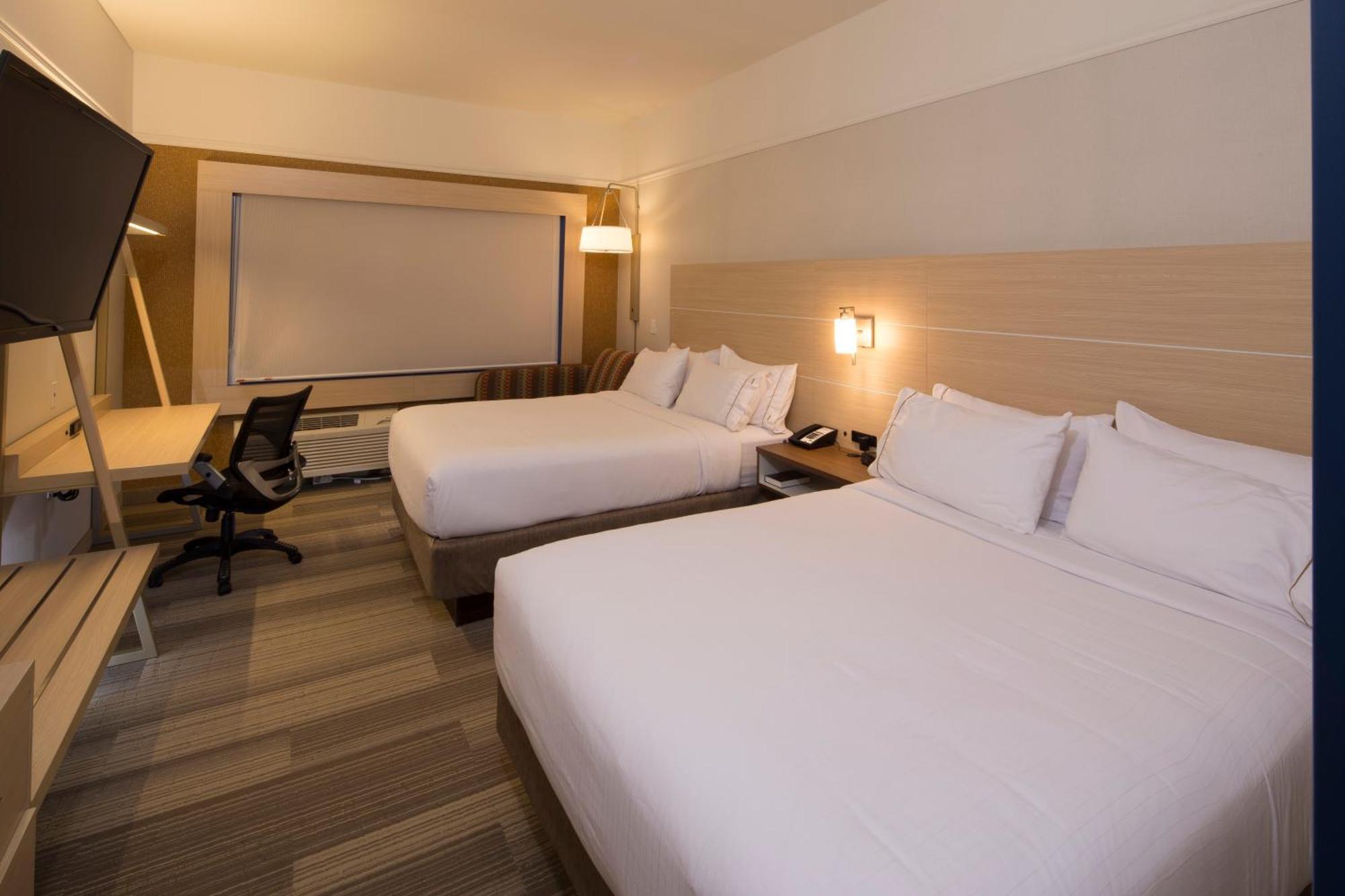 Standard Queen Room with Two Queen Beds
