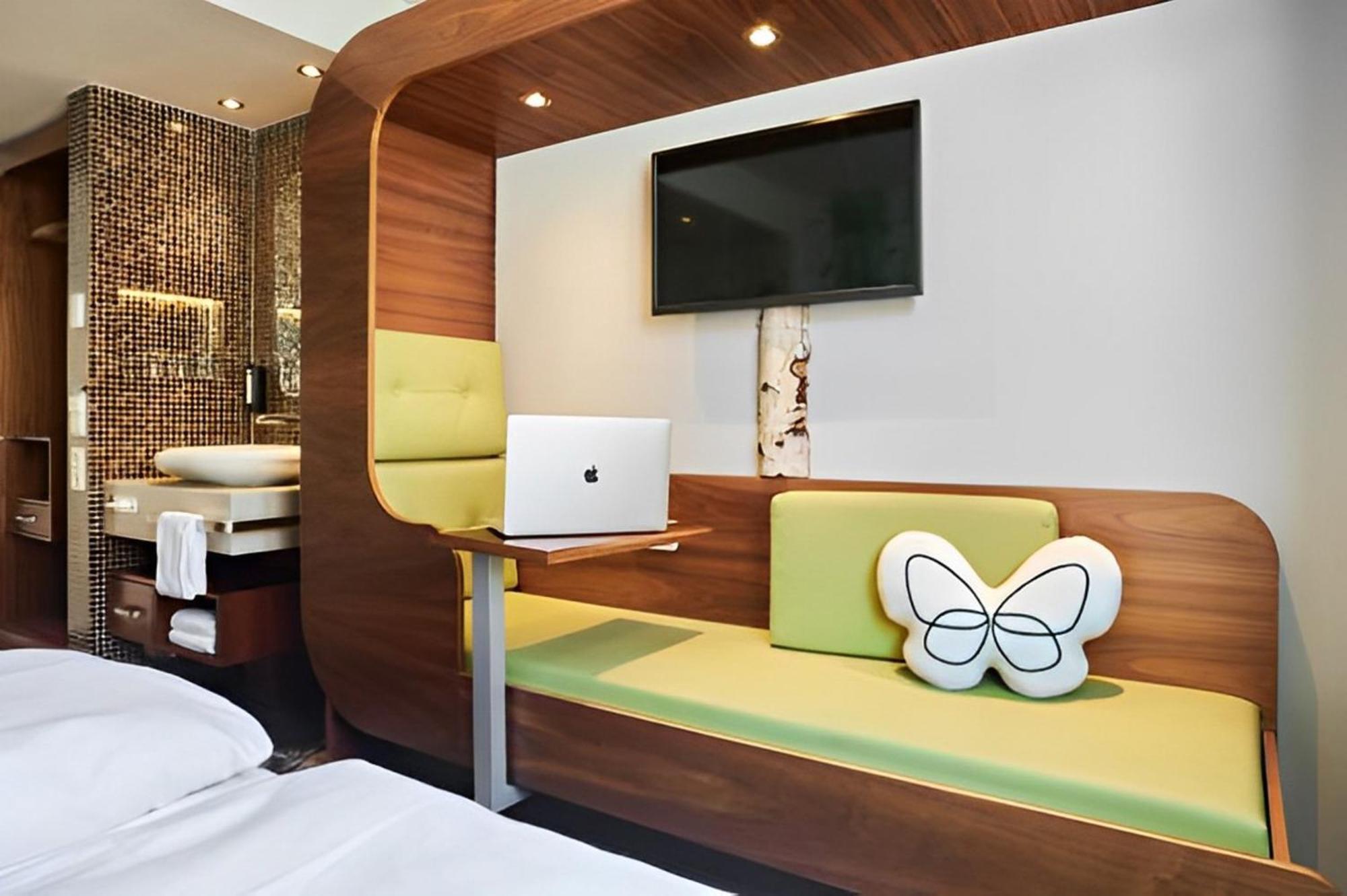Double Room Street Side