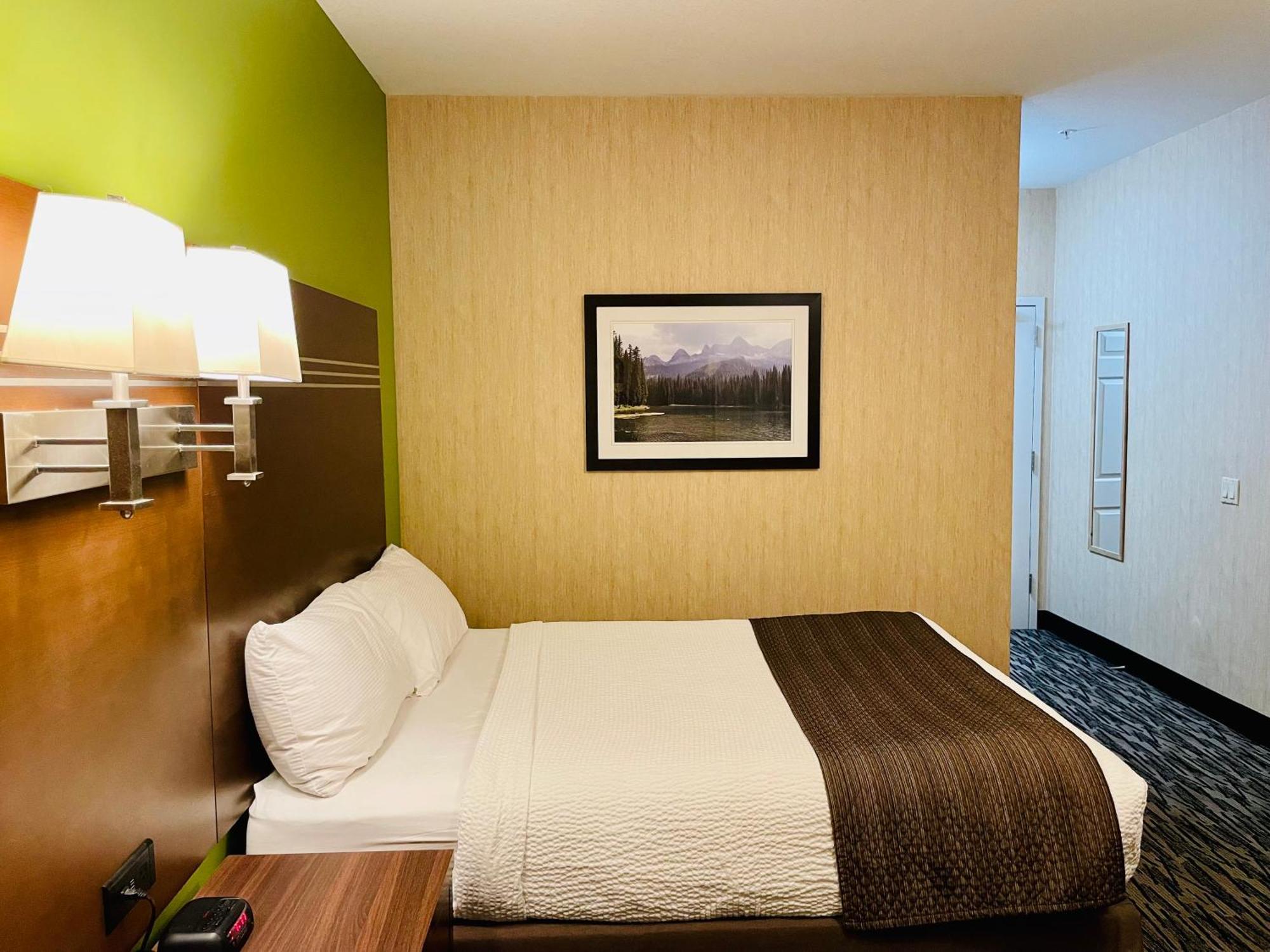 Queen Room Two Queen Beds