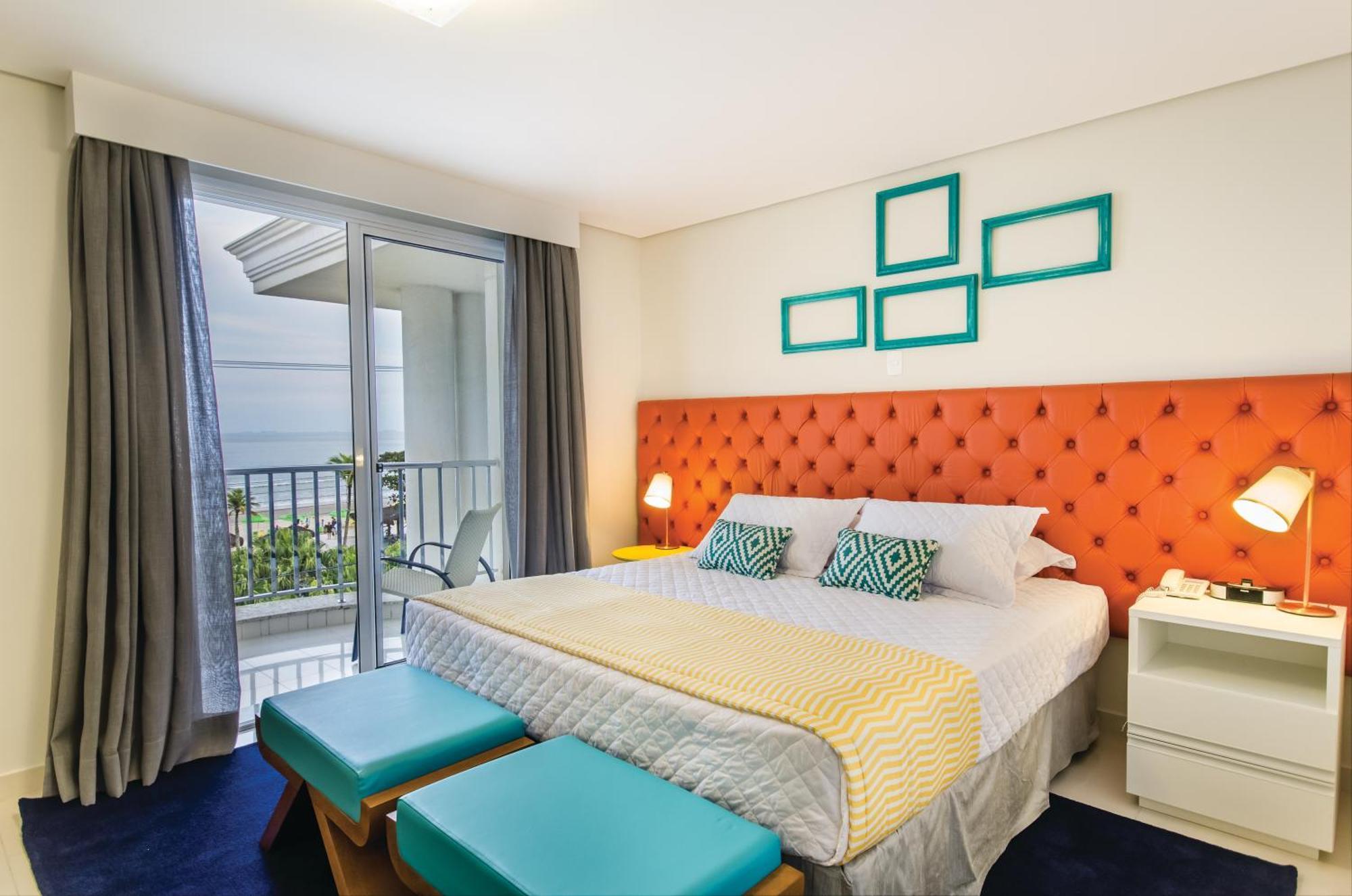 Quarto com Cama Queen-size e Vista do Mar