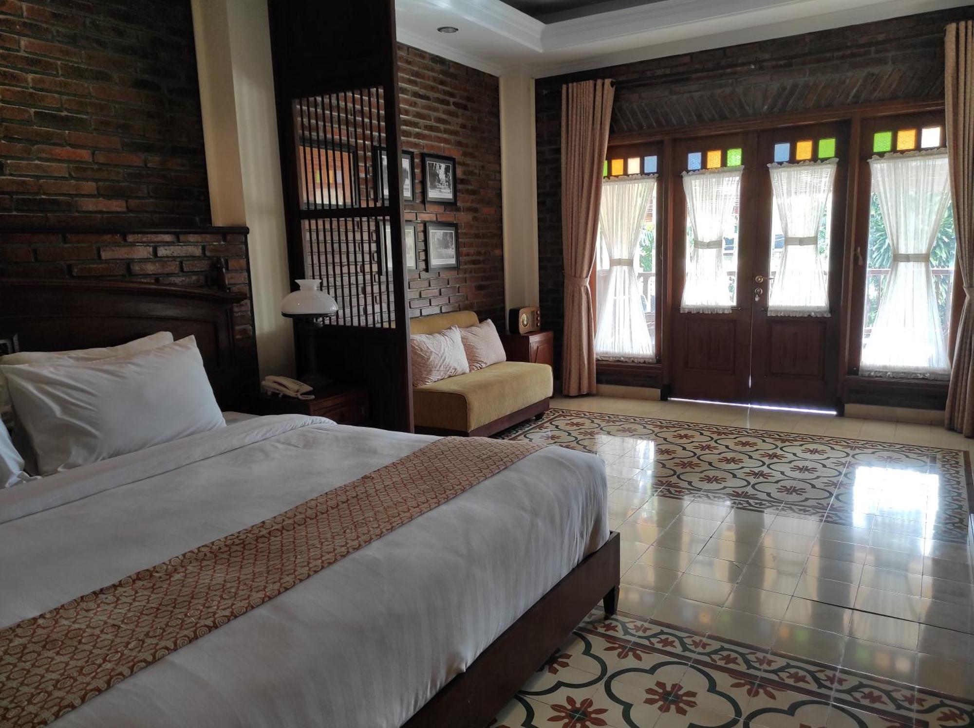 Deluxe Double or Twin Room