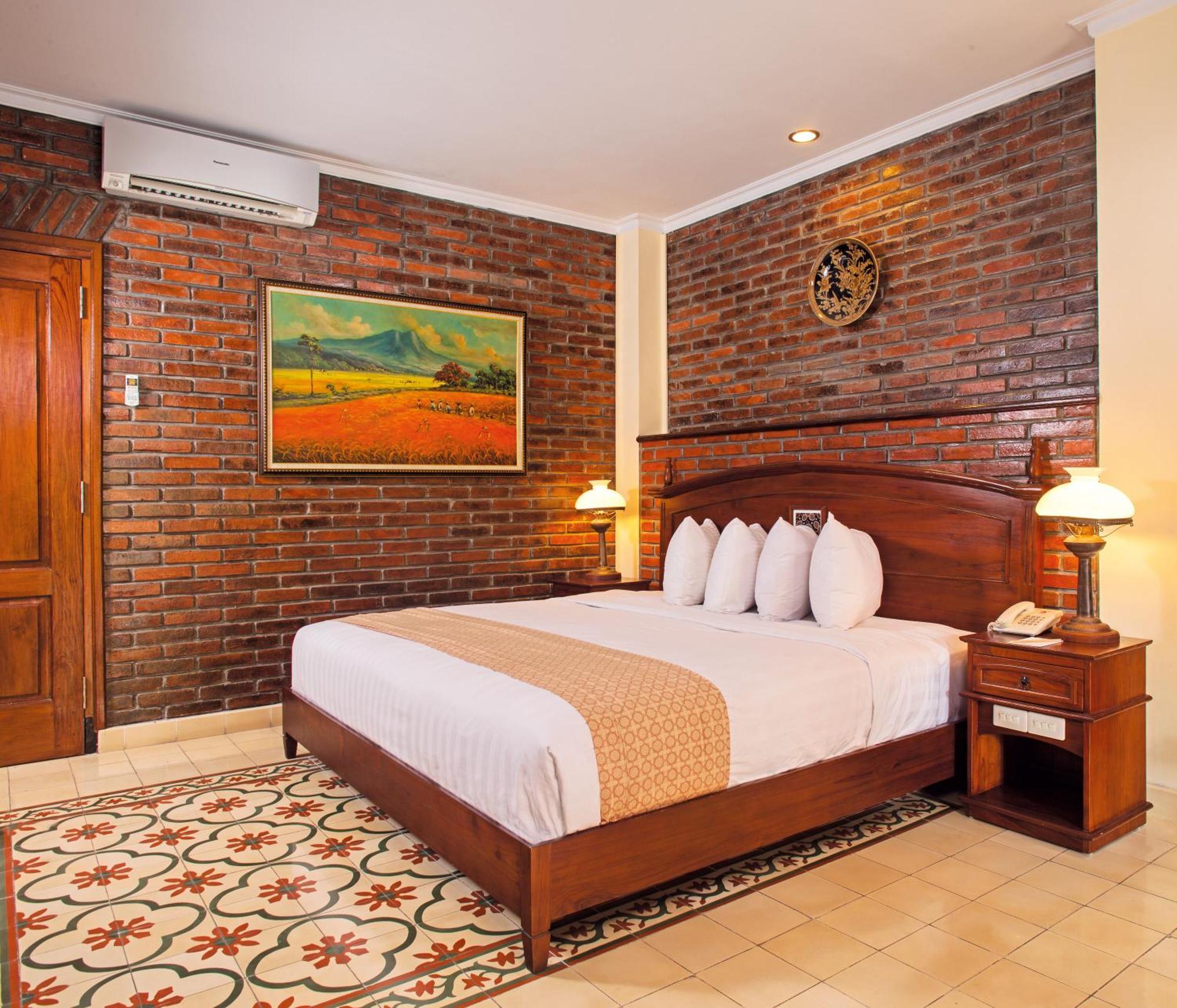 Deluxe Double or Twin Room