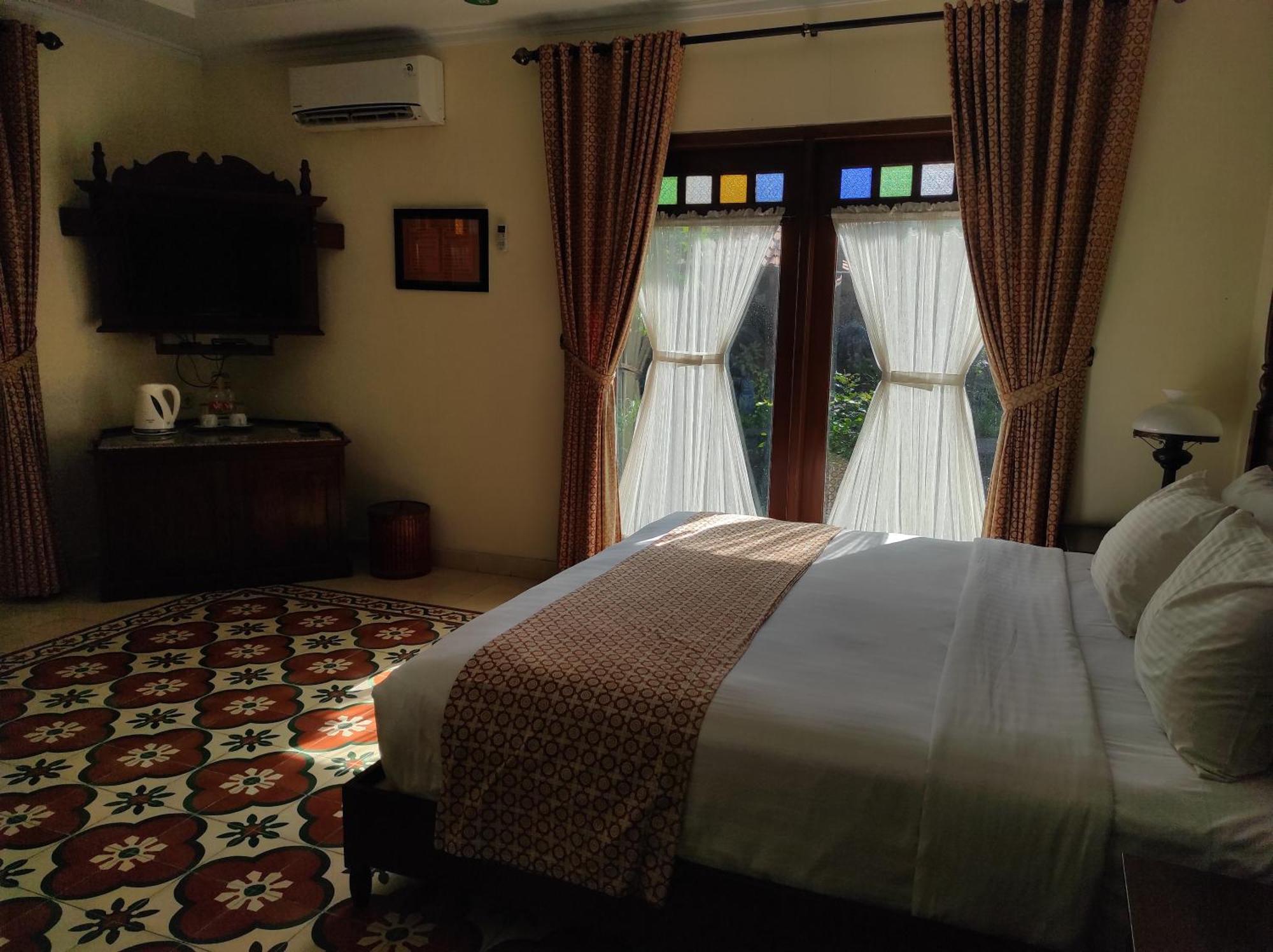 Deluxe Double or Twin Room