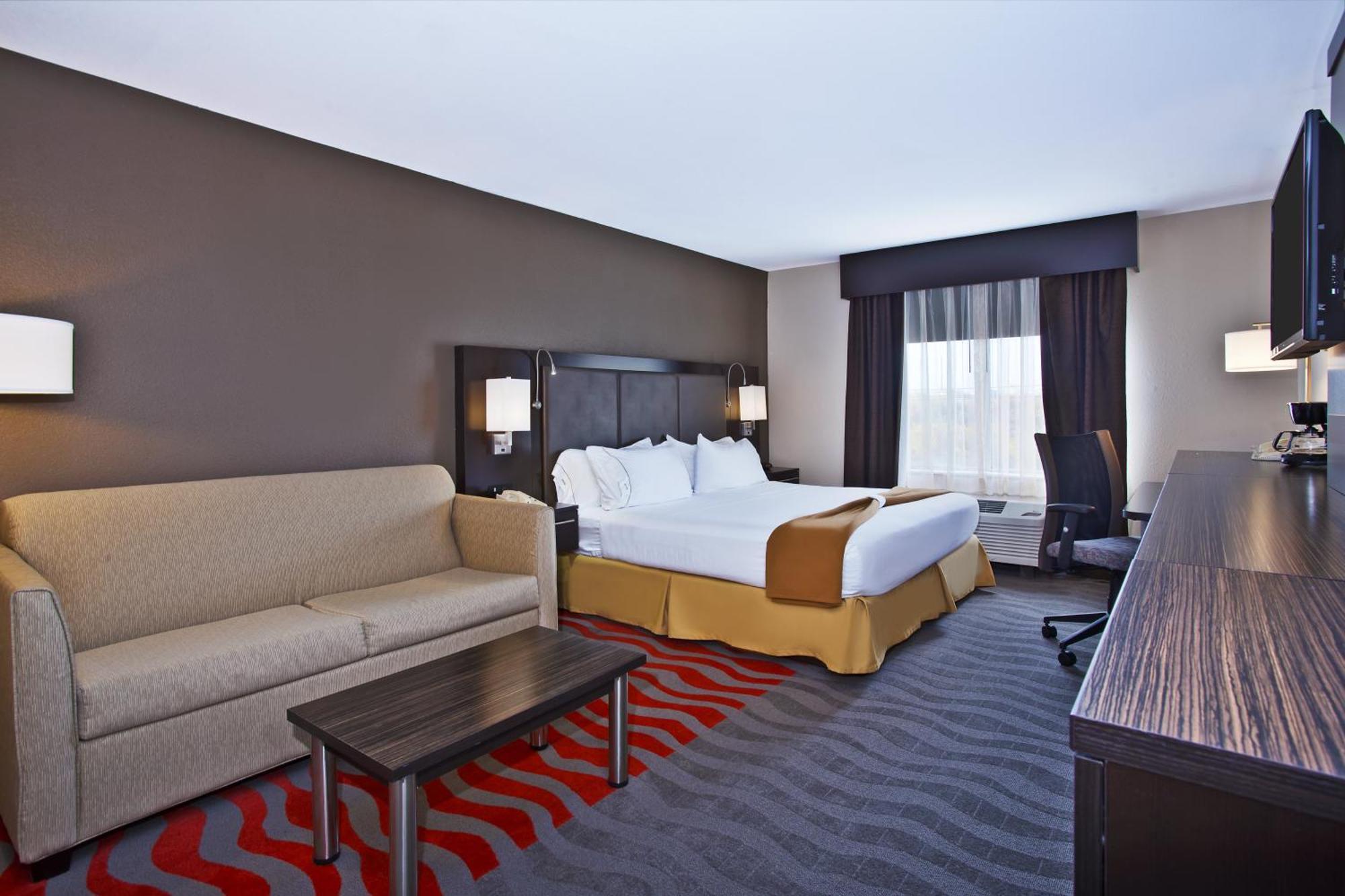 Standard King Room Sofa Bed
