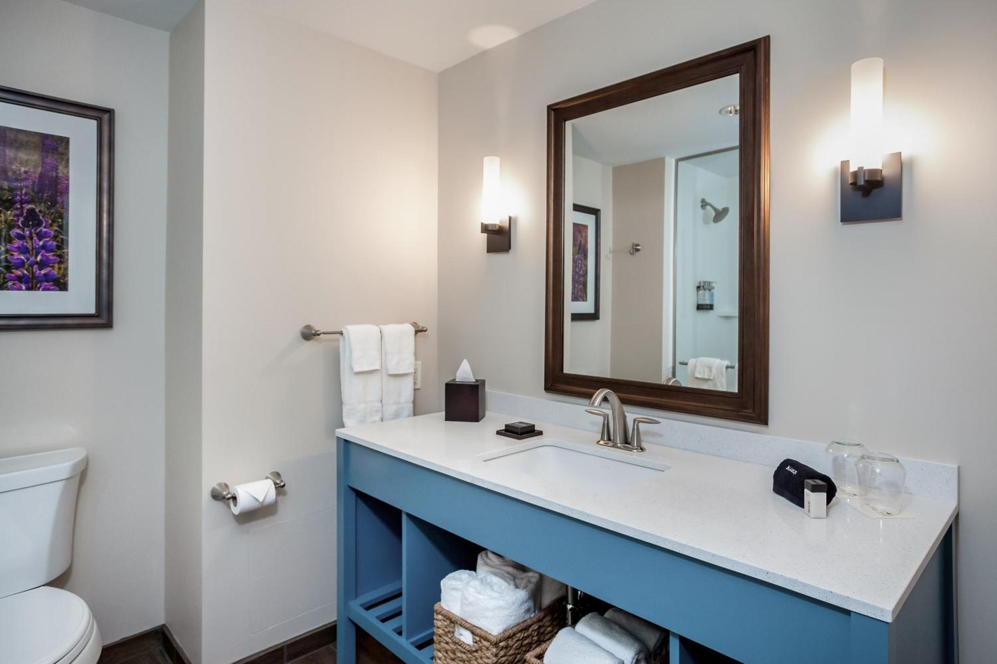 Standard Queen Room