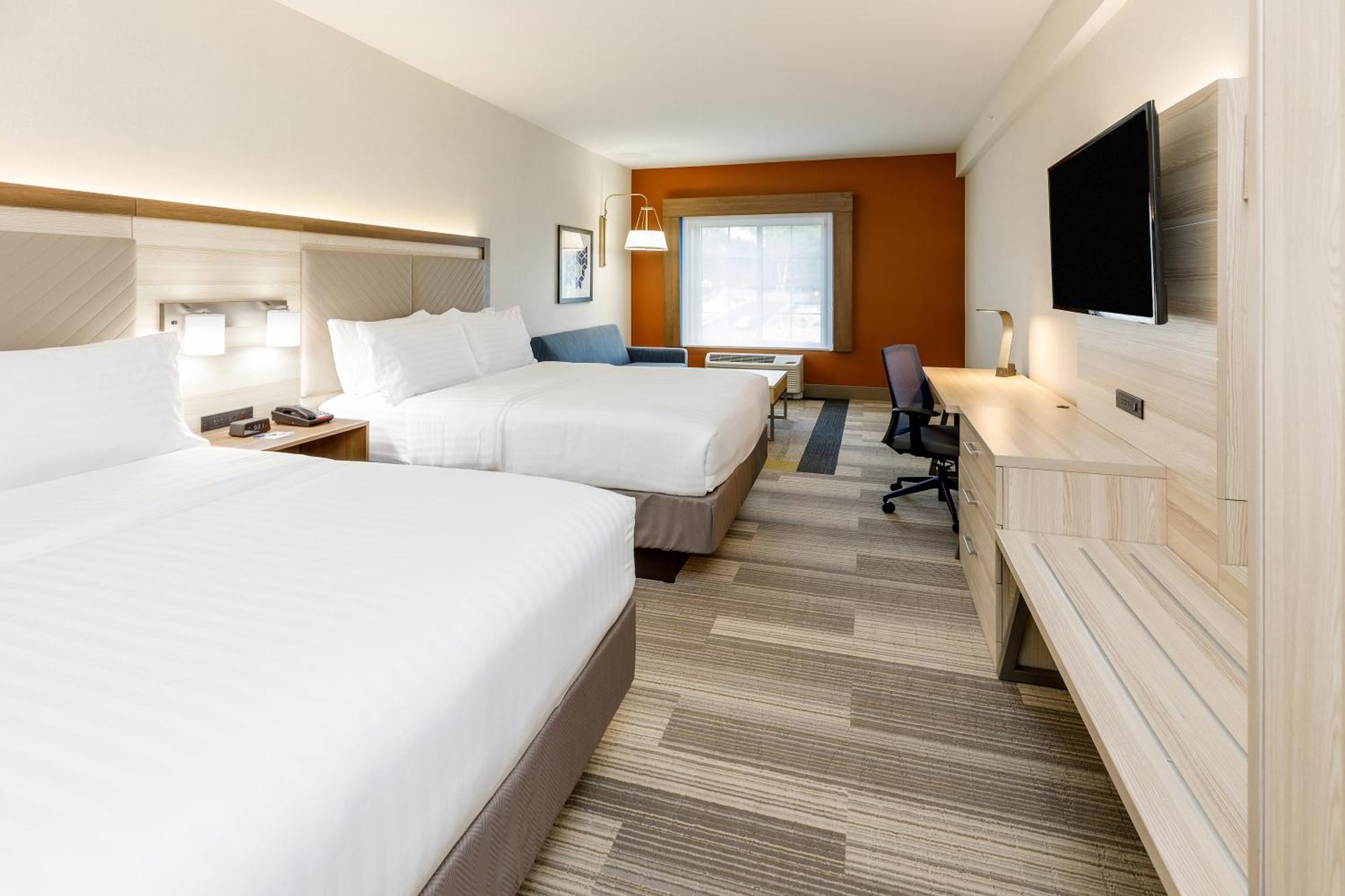 Queen Suite with Two Queen Beds and Sofa Bed