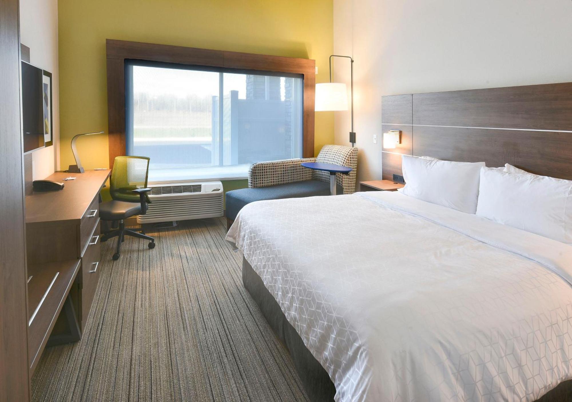Standard King Room