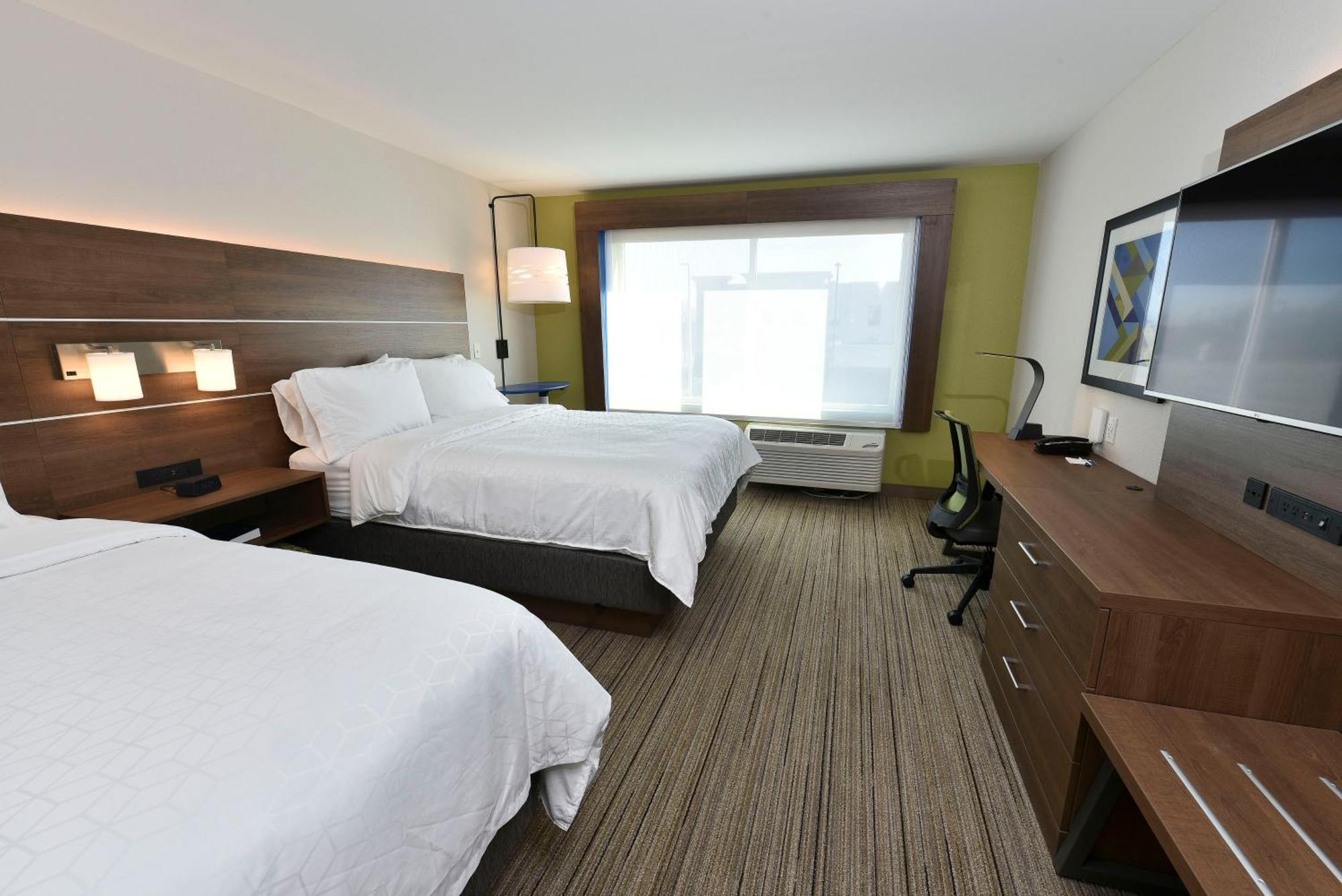 Standard Queen Room with Two Queen Beds
