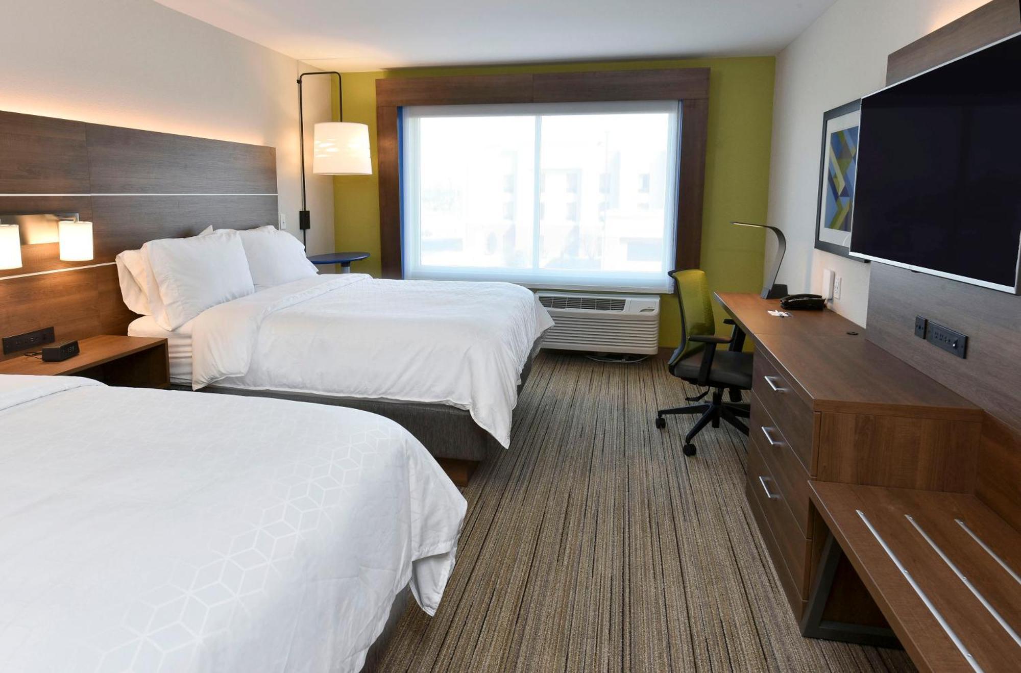 Standard Queen Room Two Queen Beds