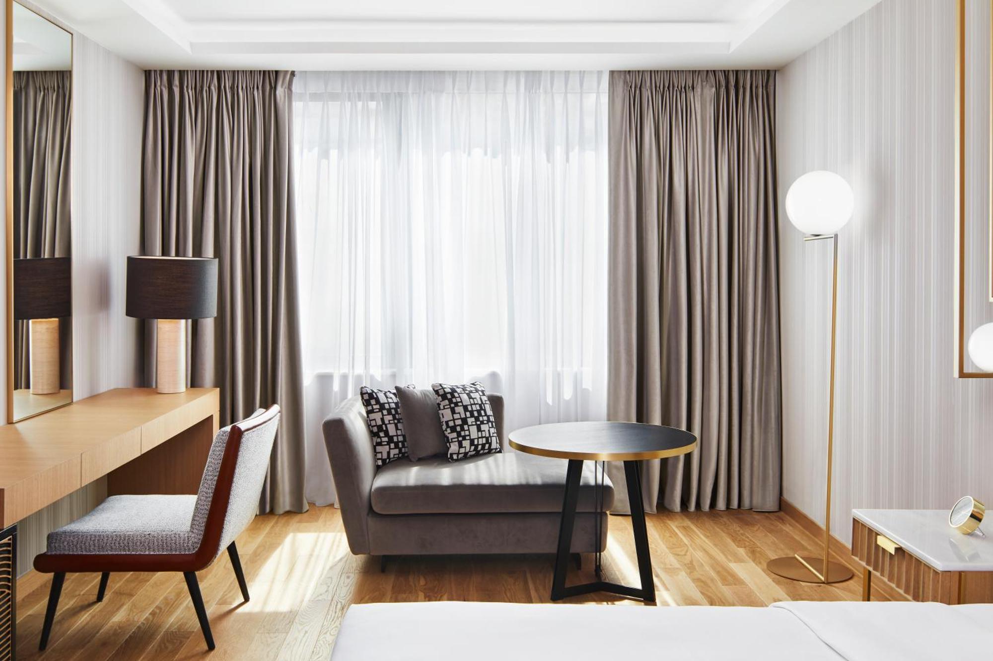 Junior King Suite,1706793284:JPEG