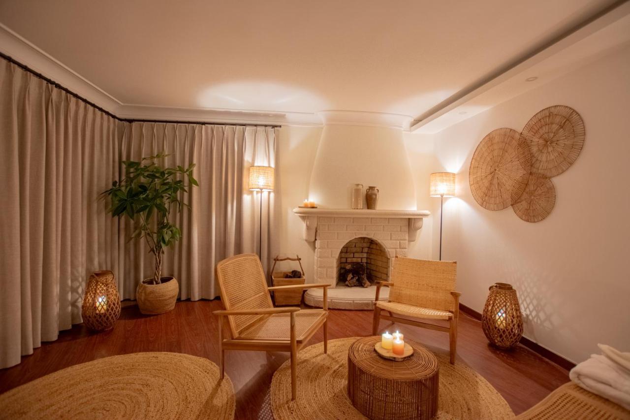 Deluxe Queen Suite
