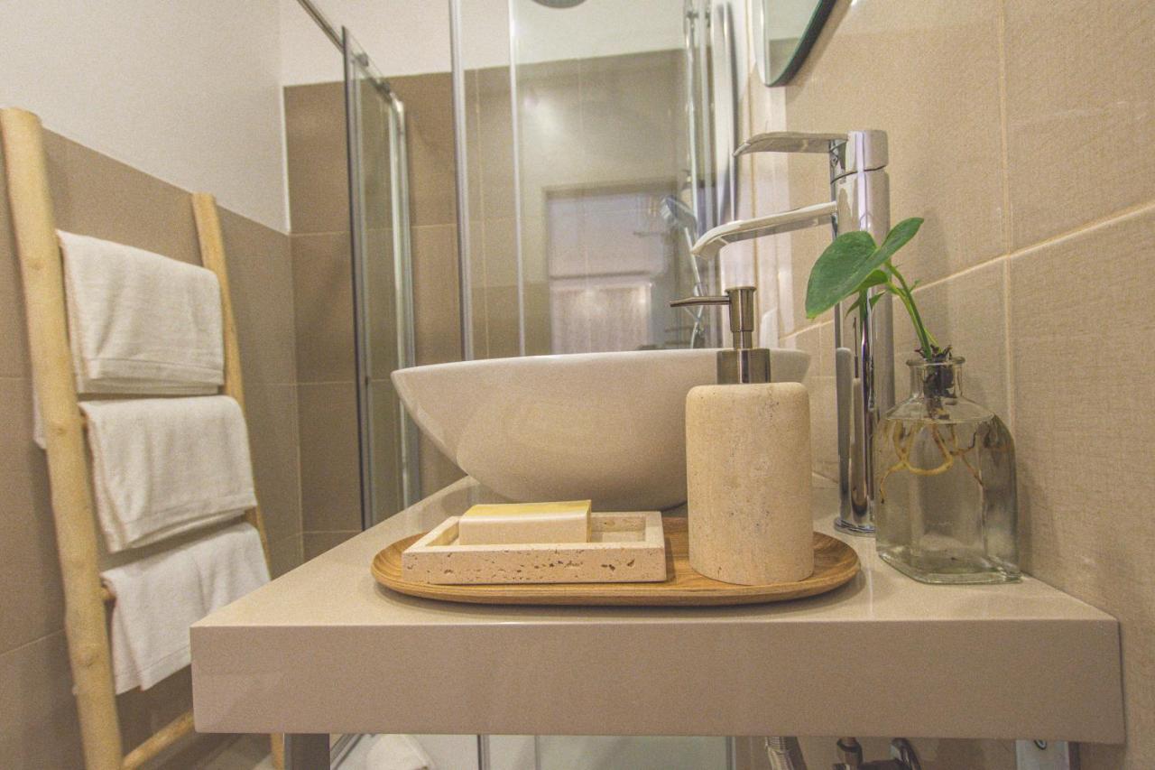 Deluxe Queen Suite
