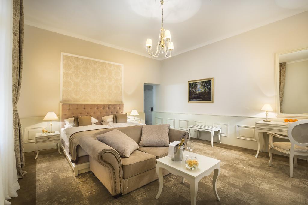 Junior Suite,146921741:JPEG