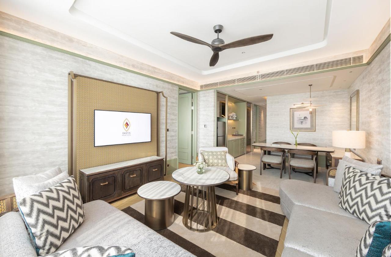 Two Bedroom Suite Lounge Access