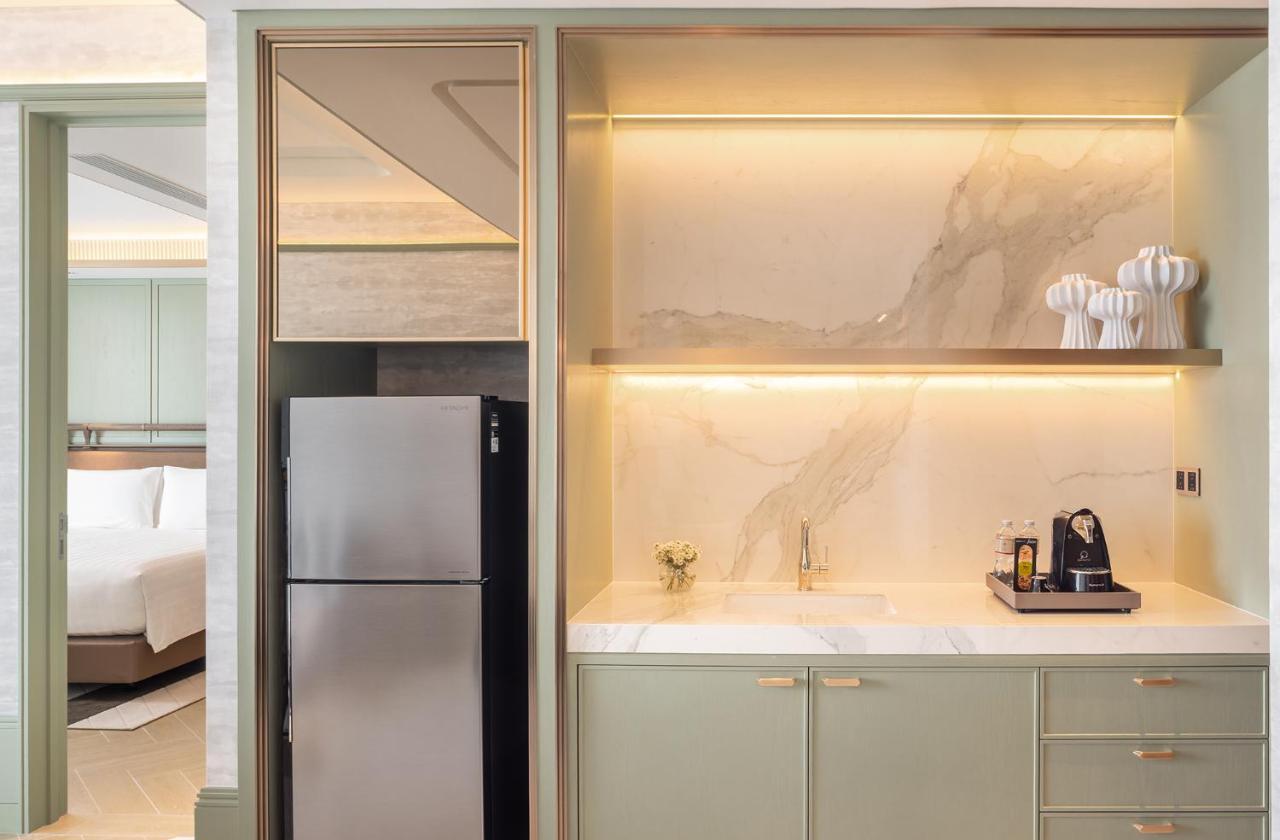 Two Bedroom Suite Lounge Access