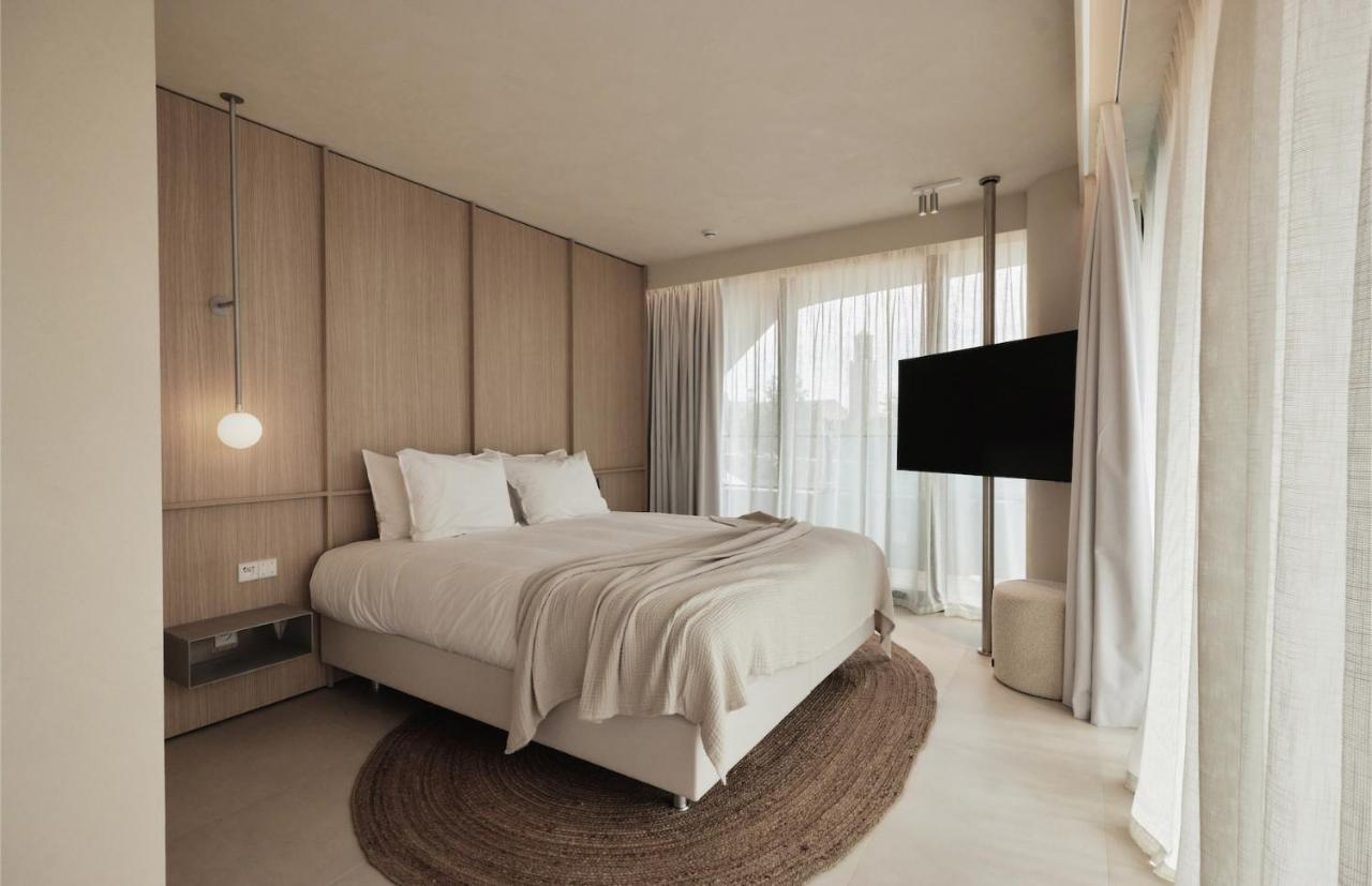 Deluxe Family Suite