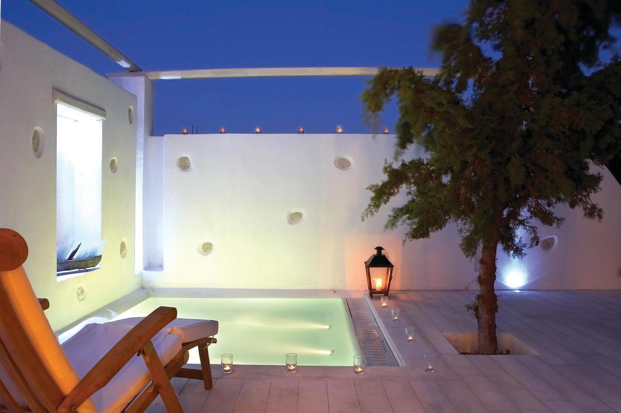 Honeymoon Suite Outdoor Whirlpool