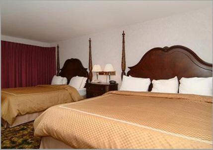 Queen Room Two Queen Beds