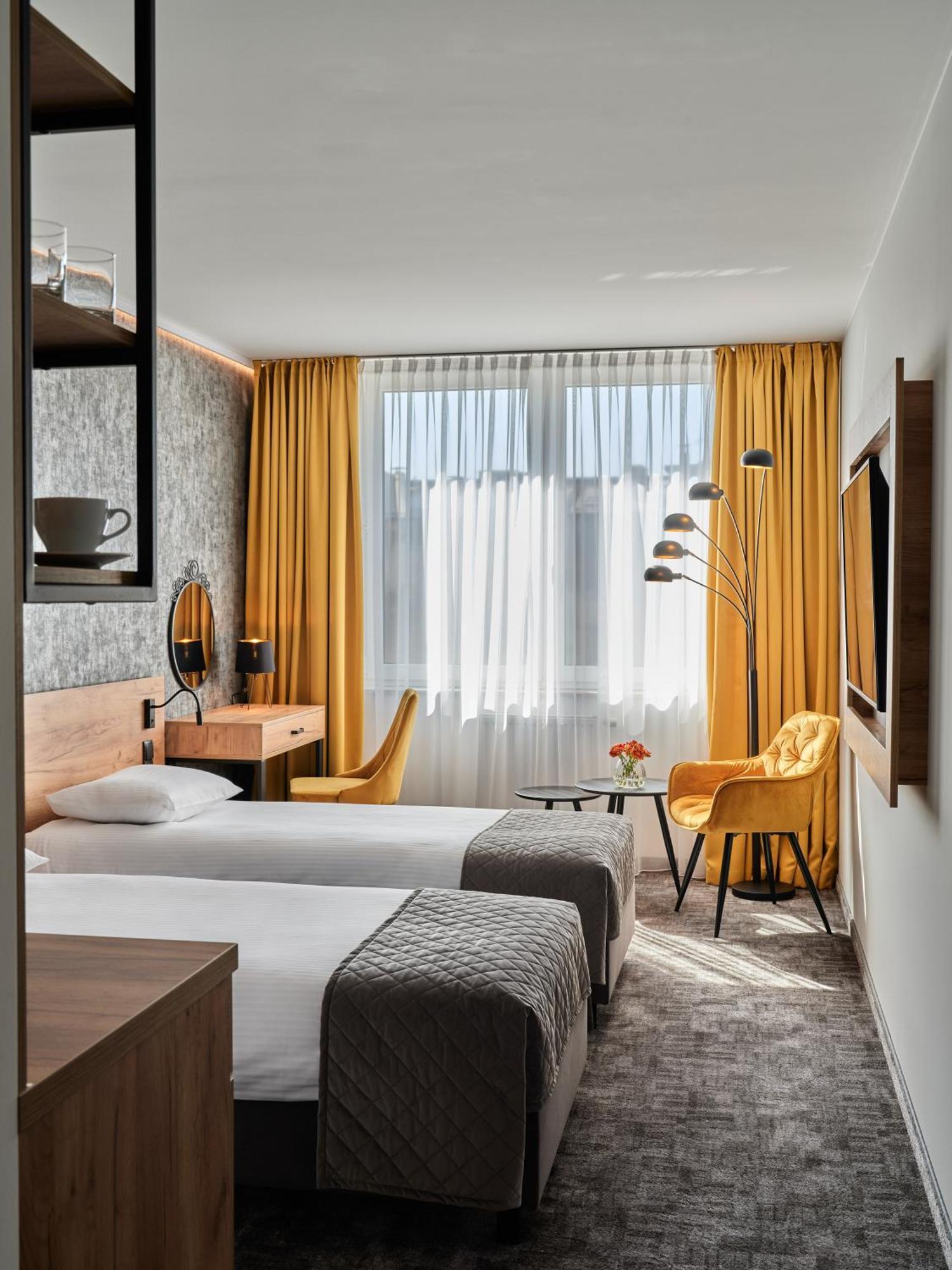 Standard Twin Room