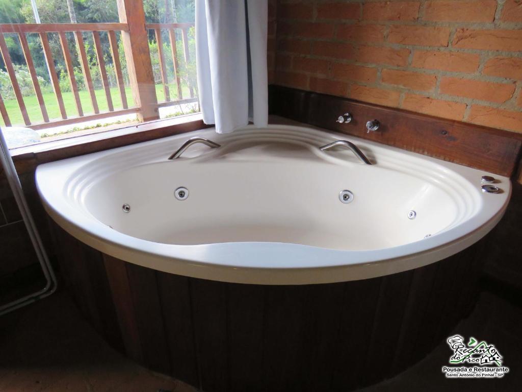 Deluxe Chalet Bath Fireplace
