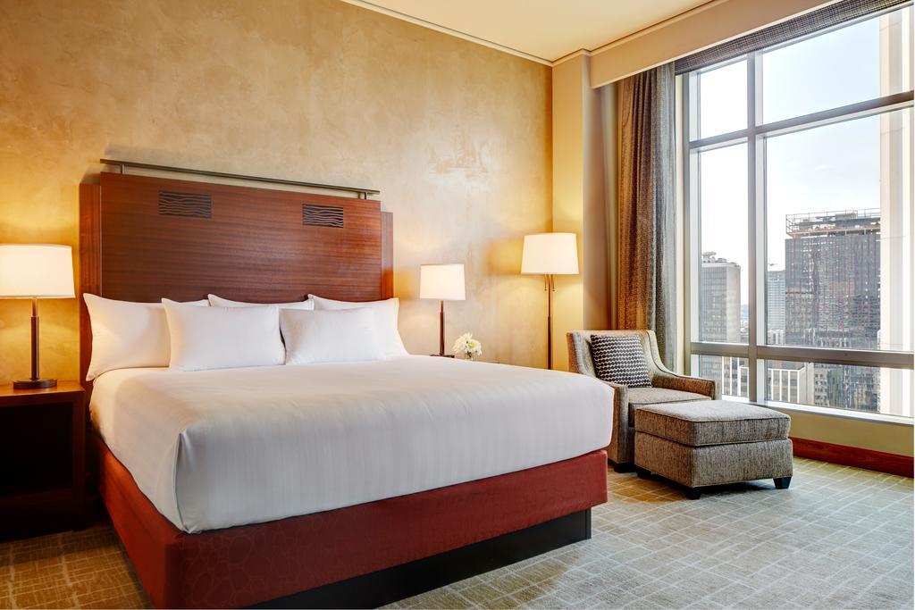 King Room with Accessible Shower - Disability Access