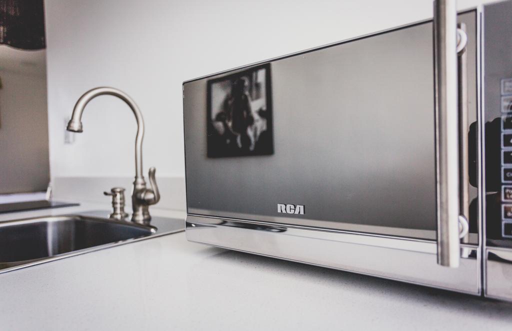 Standard Queen Room Kitchenette