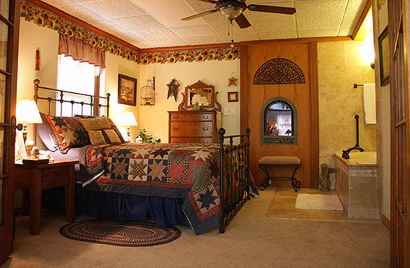 Luxury Suite Kitchen Sunset Pet Friendly