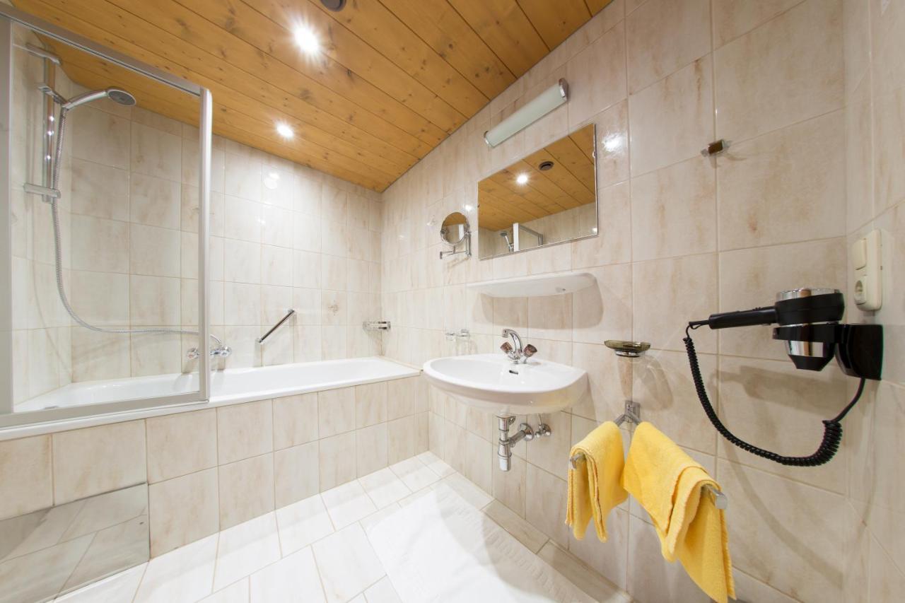 Studio Apartment,1559474833:JPEG