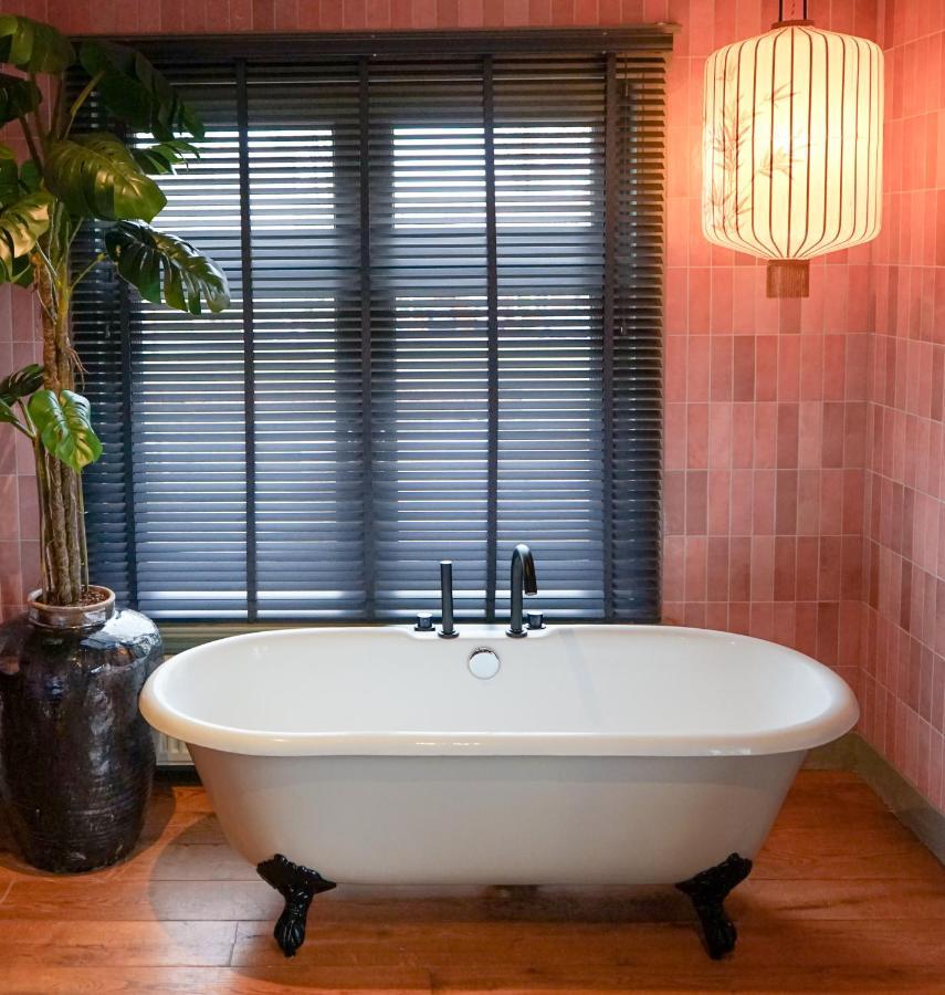 Deluxe Double Room Bath