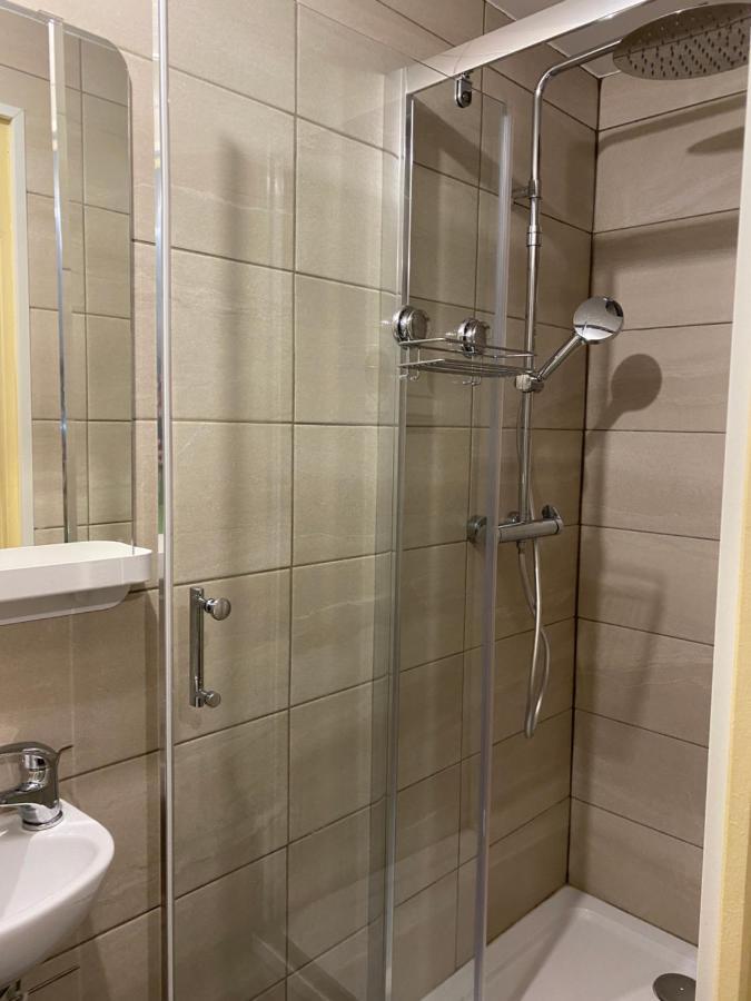 Chambre Double avec Salle de Bains Privative