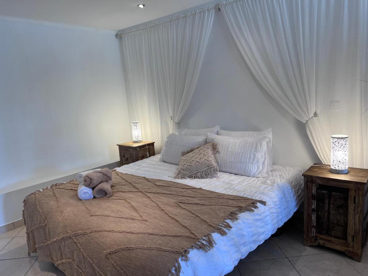Deluxe Double Room Bath