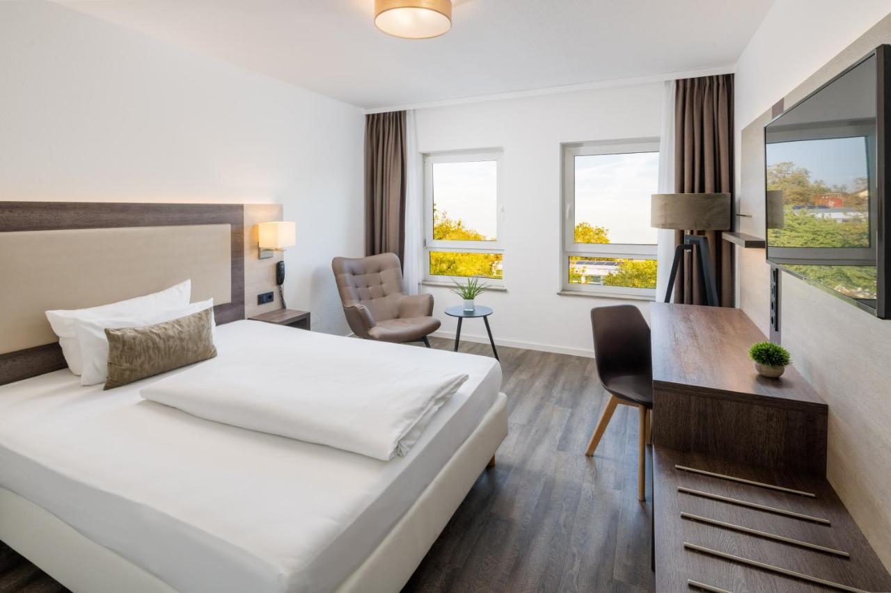 Single Room Queensize Bed