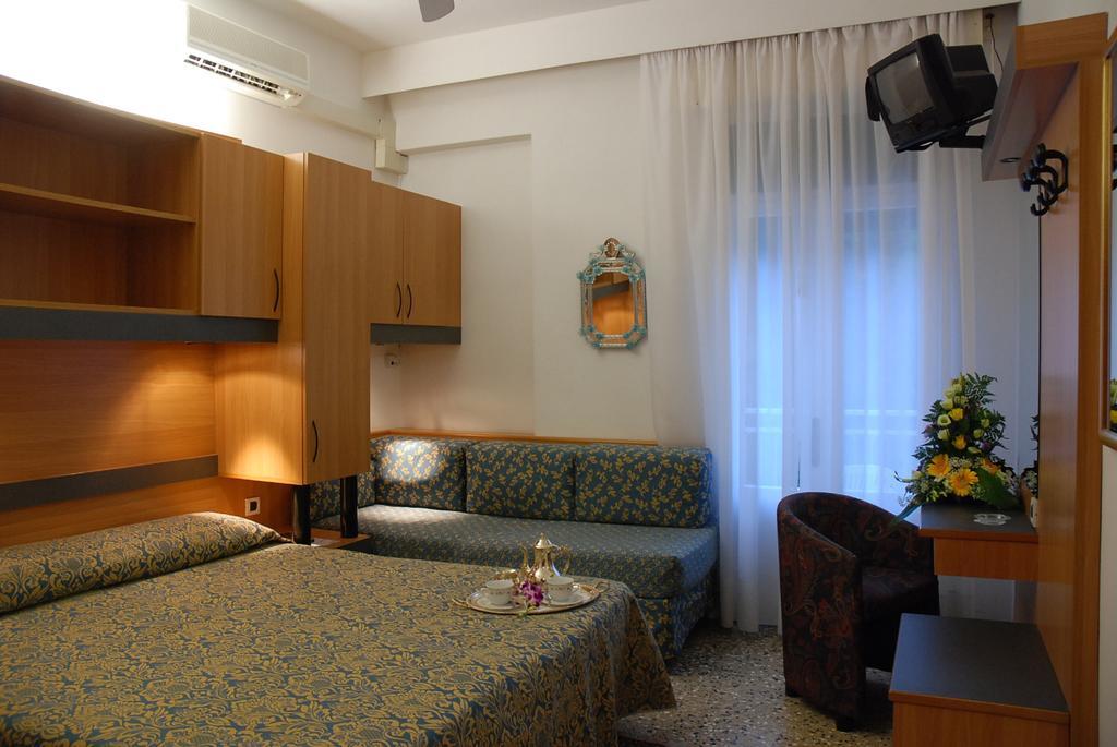 Standard Triple Room Balcony,148642927:JPEG