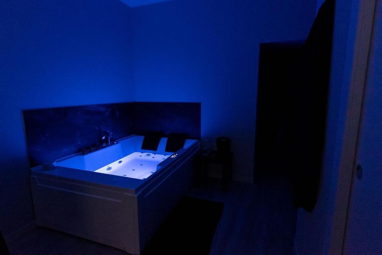 Queen Room Spa Bath