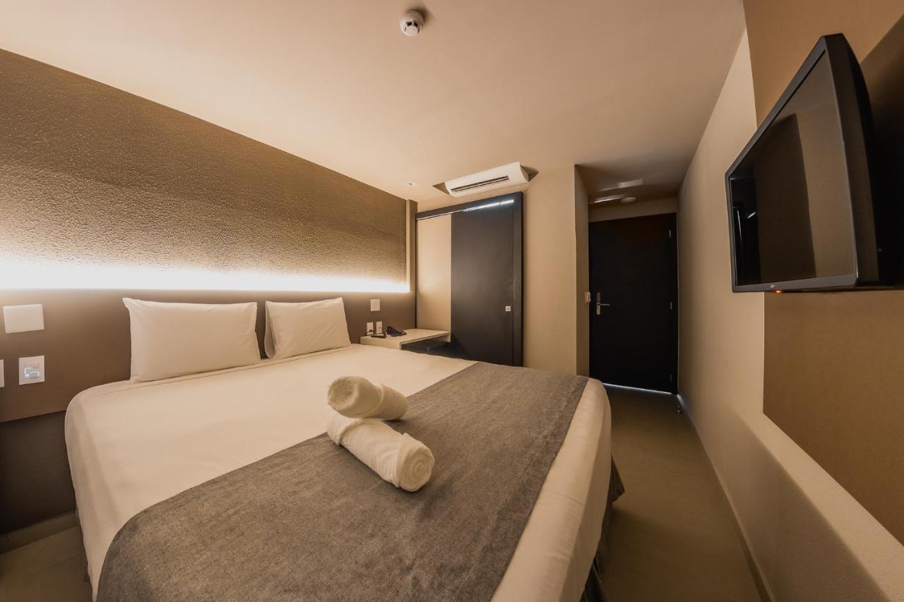 Quarto Duplo